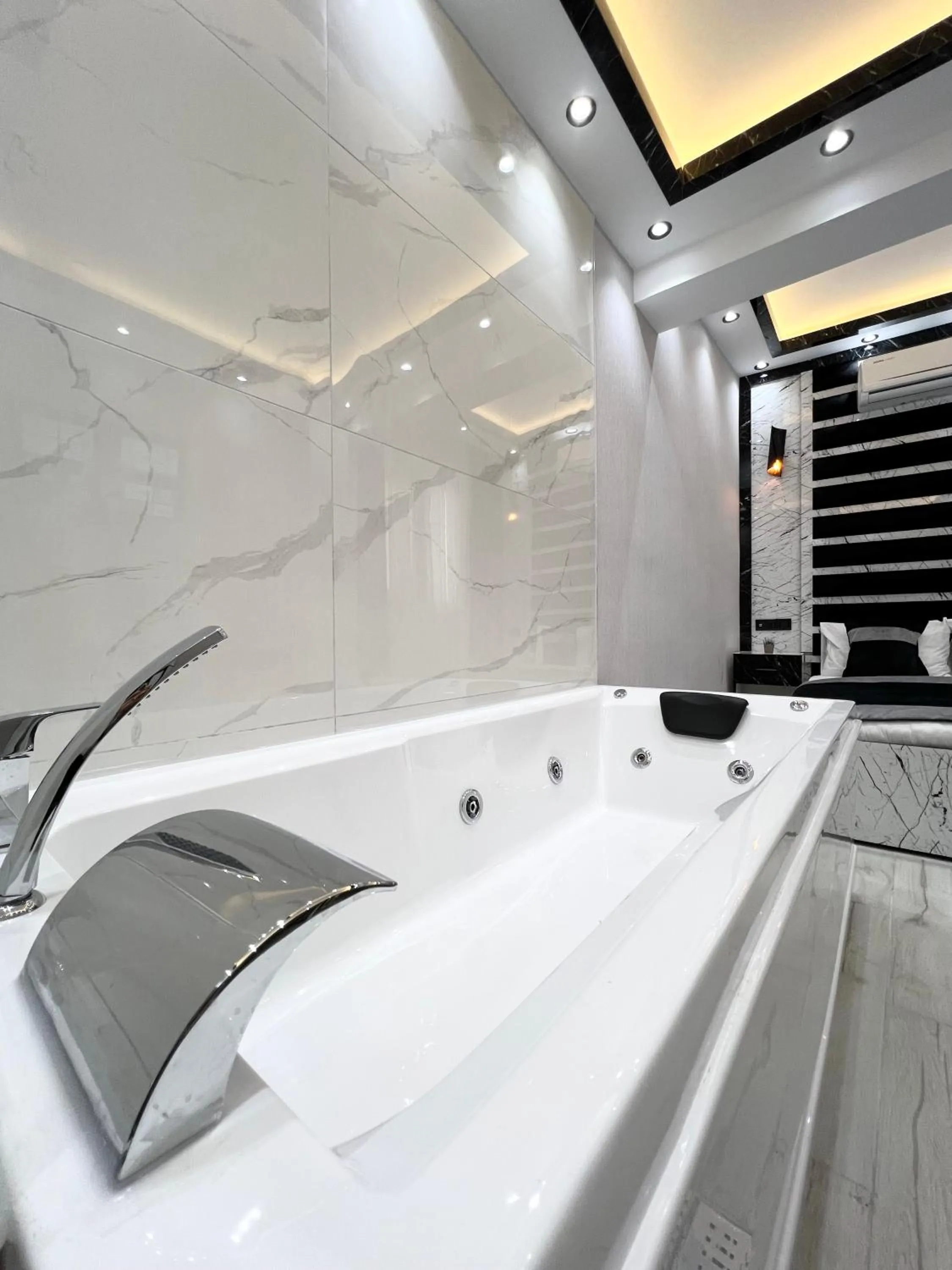 Taksim Larissa hotel suites