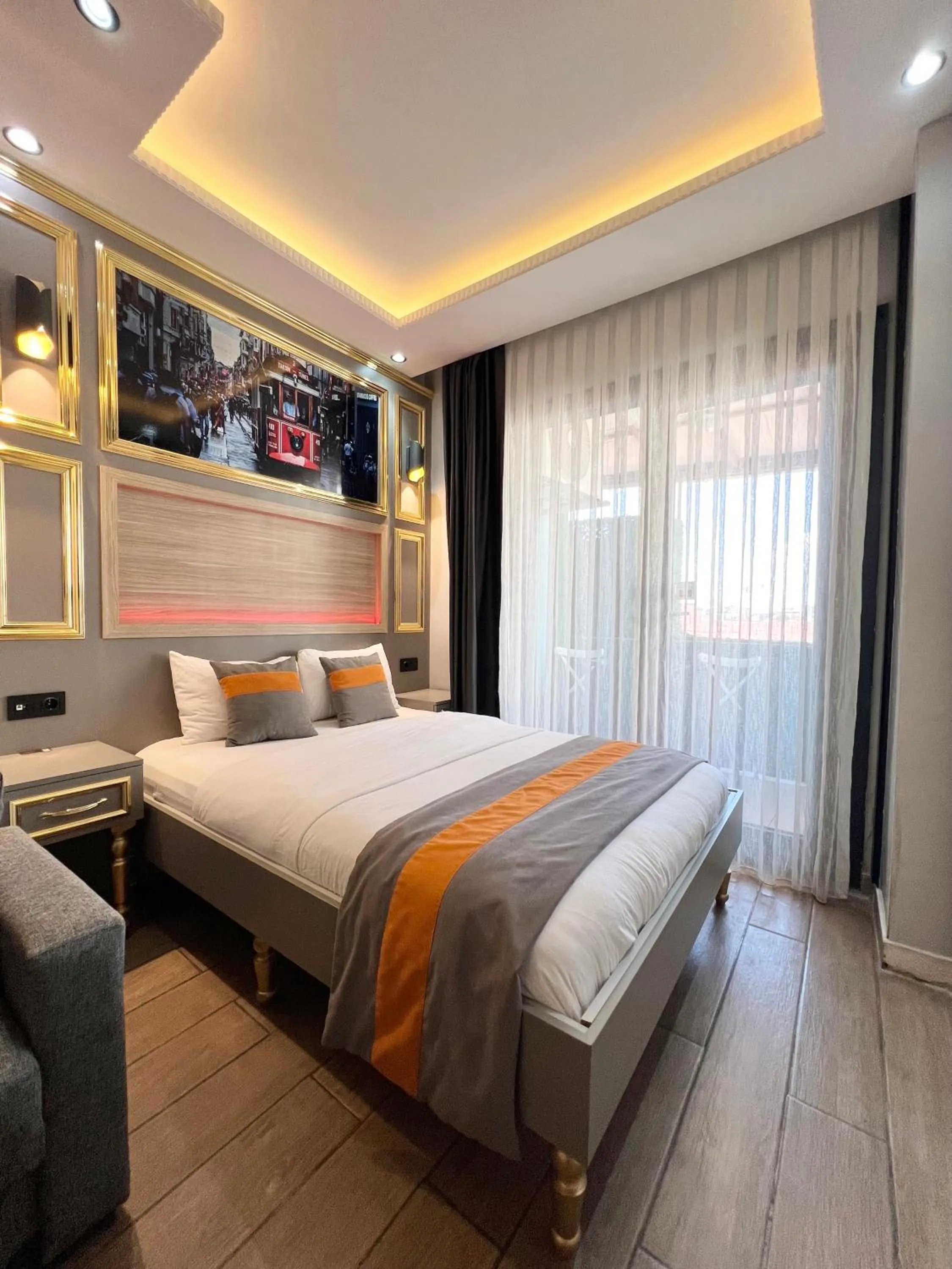 Bed in Taksim Larissa hotel suites