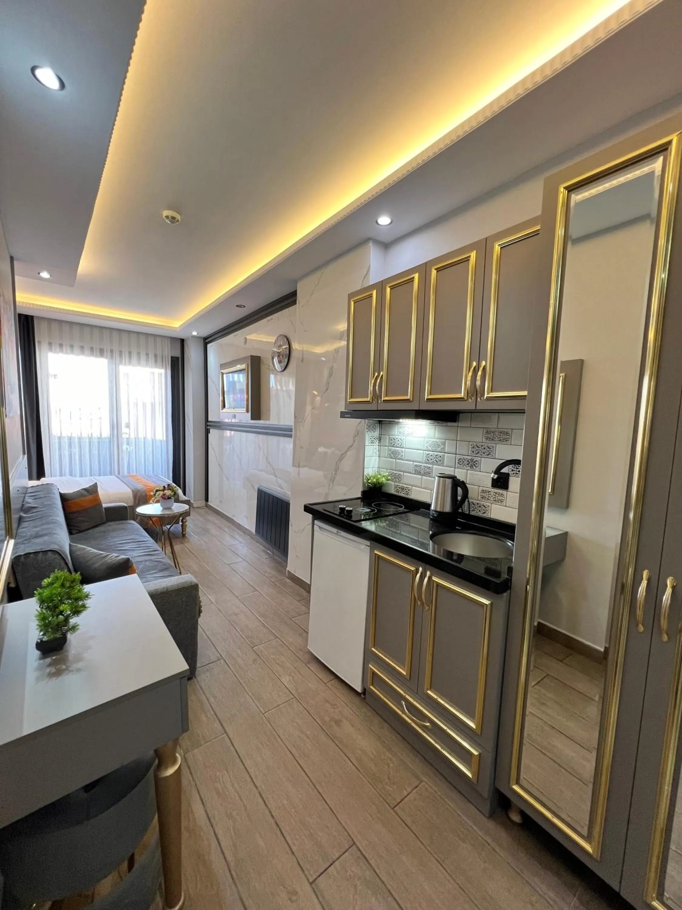 Taksim Larissa hotel suites