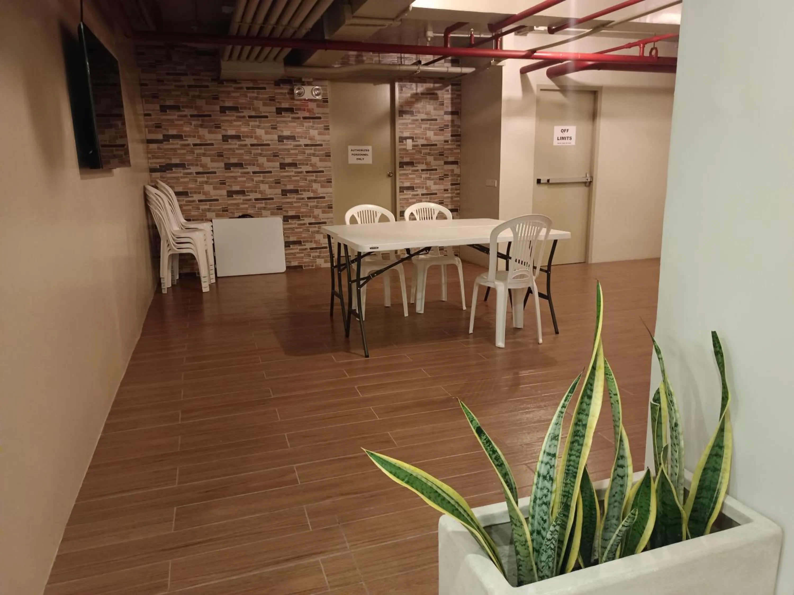 Dining area in Beaver Hotel