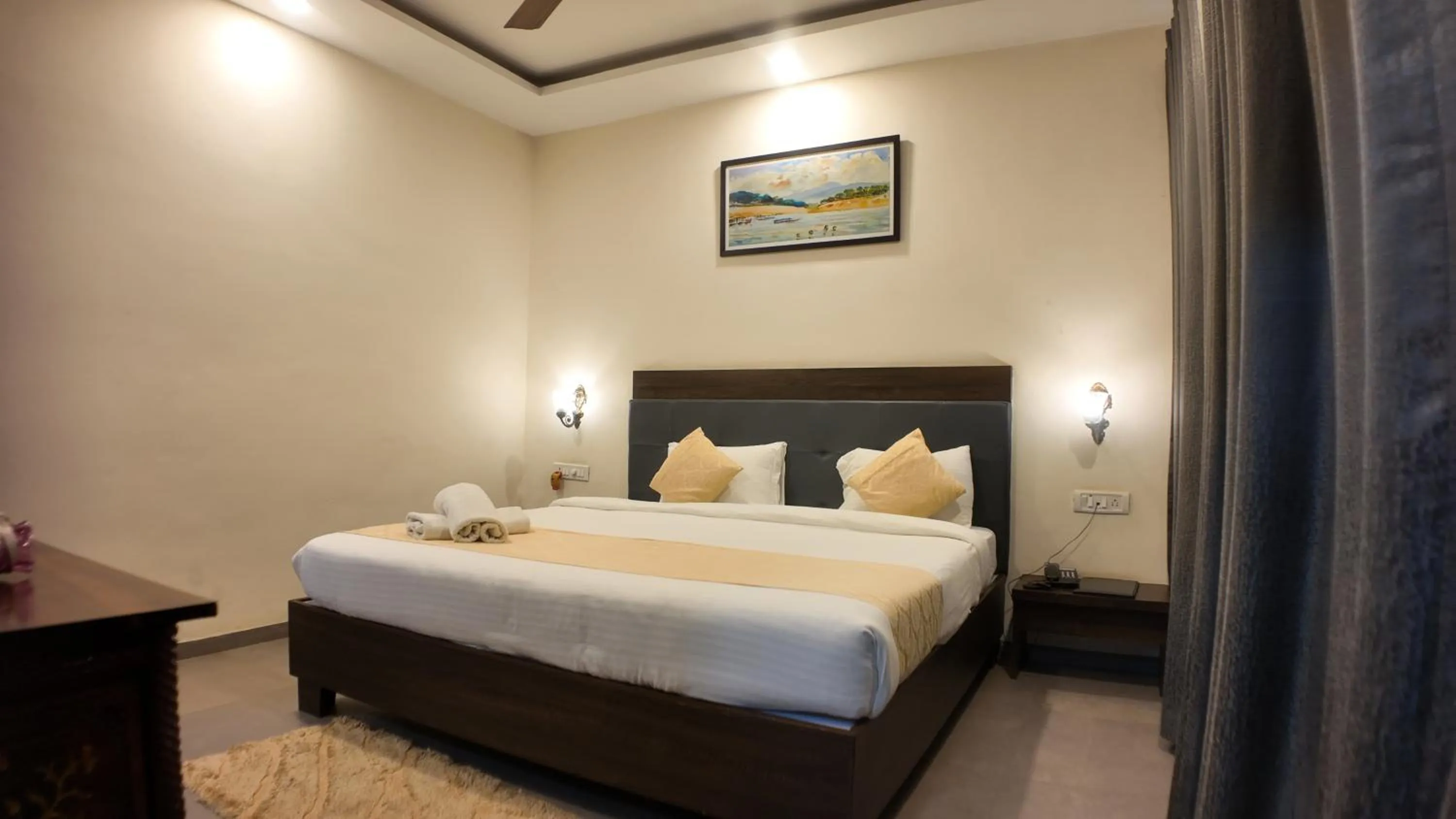 Photo of the whole room, Bed in Mountain Breeze Resort, Mahabaleshwar