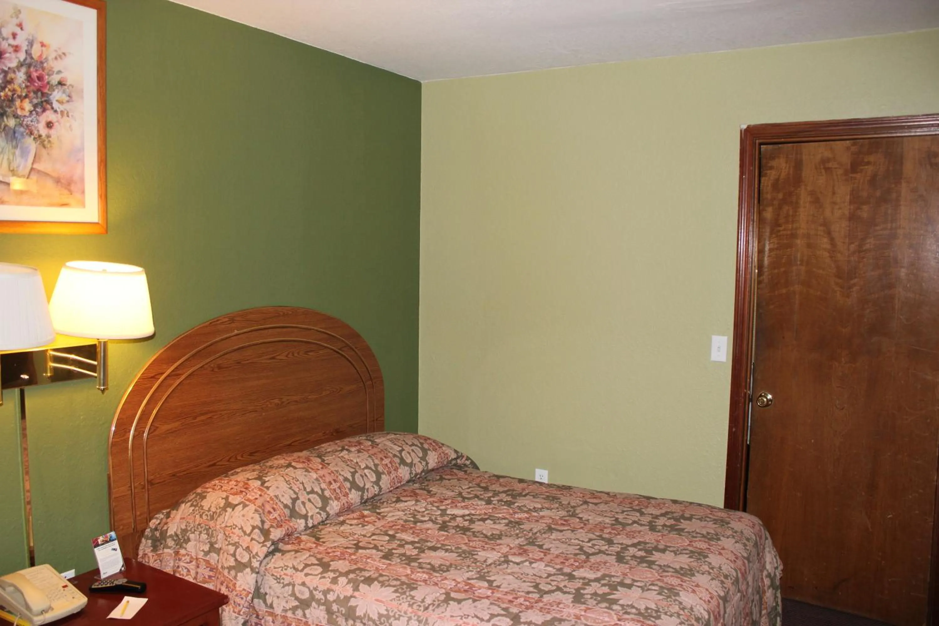 Bedroom in Oakhill Inn Tahlequah