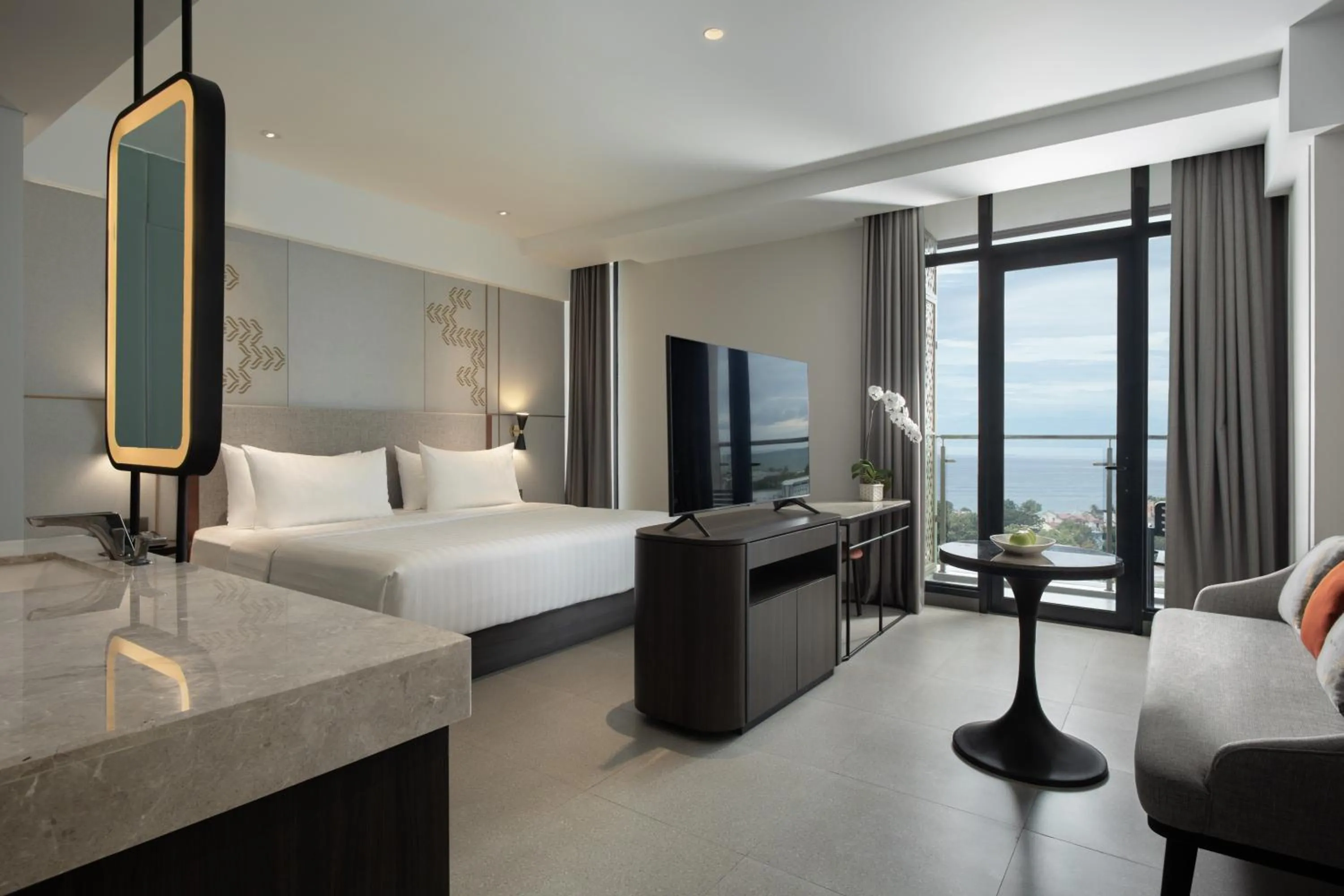 Photo of the whole room, Bed in Hotel Santika Premiere Padang