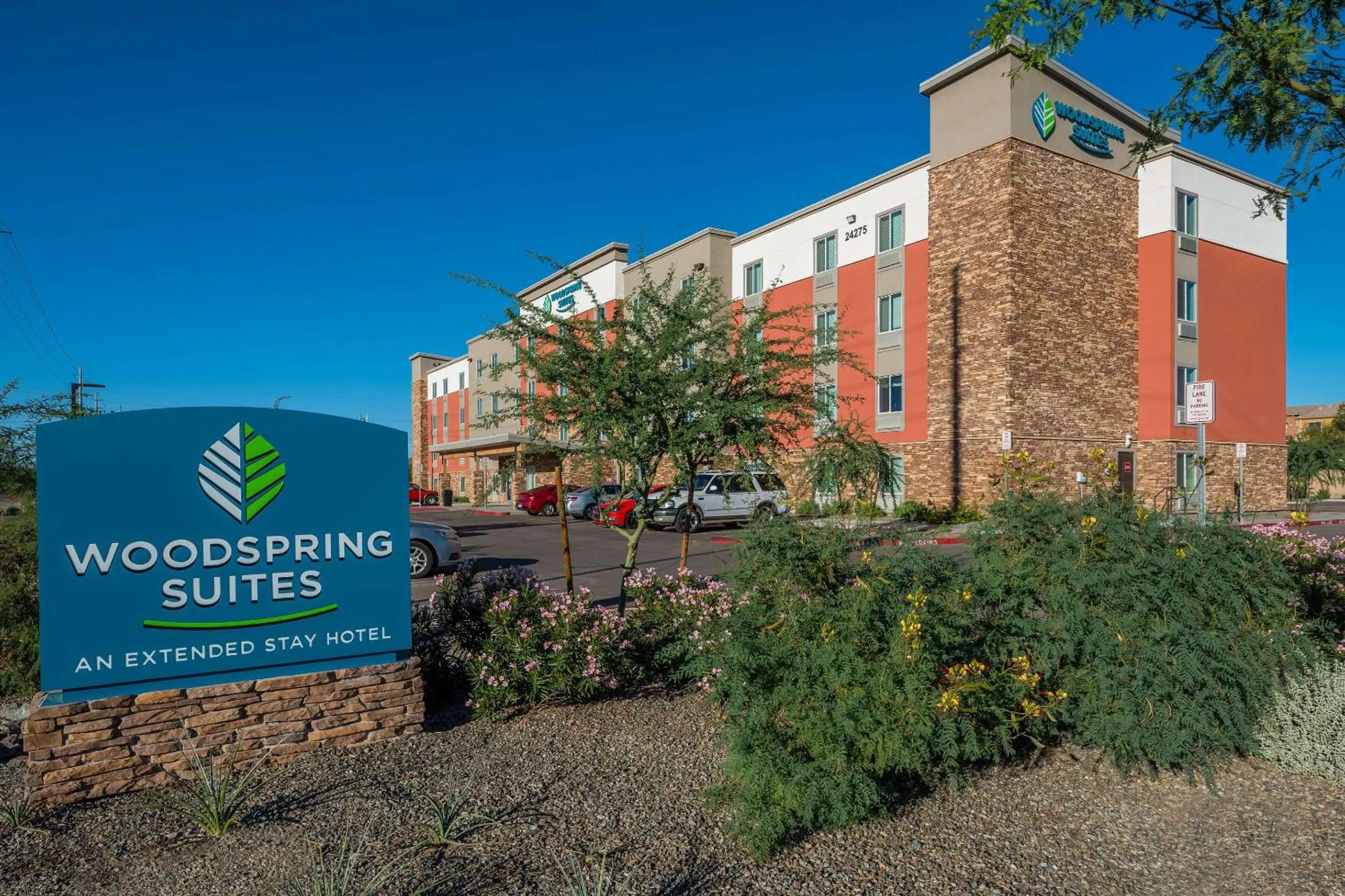 Property building in WoodSpring Suites Phoenix-Deer Valley