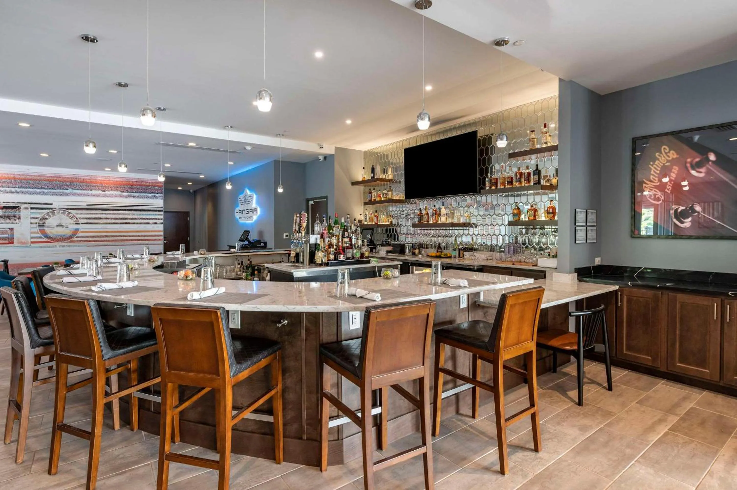 Restaurant/places to eat in Cambria Hotel Nashville Airport