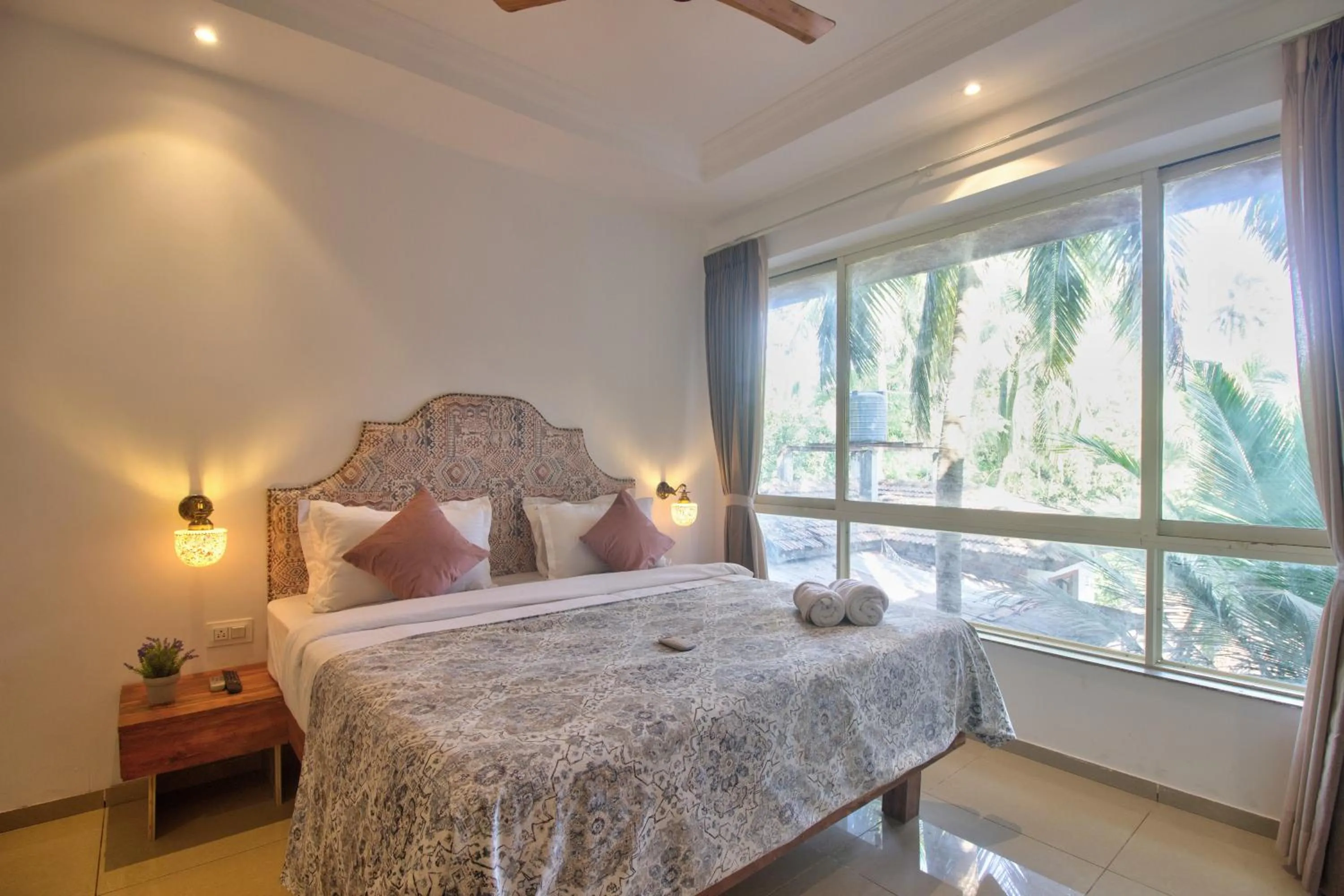 Photo of the whole room, Bed in Hotel Sea Sapphire ,Calangute