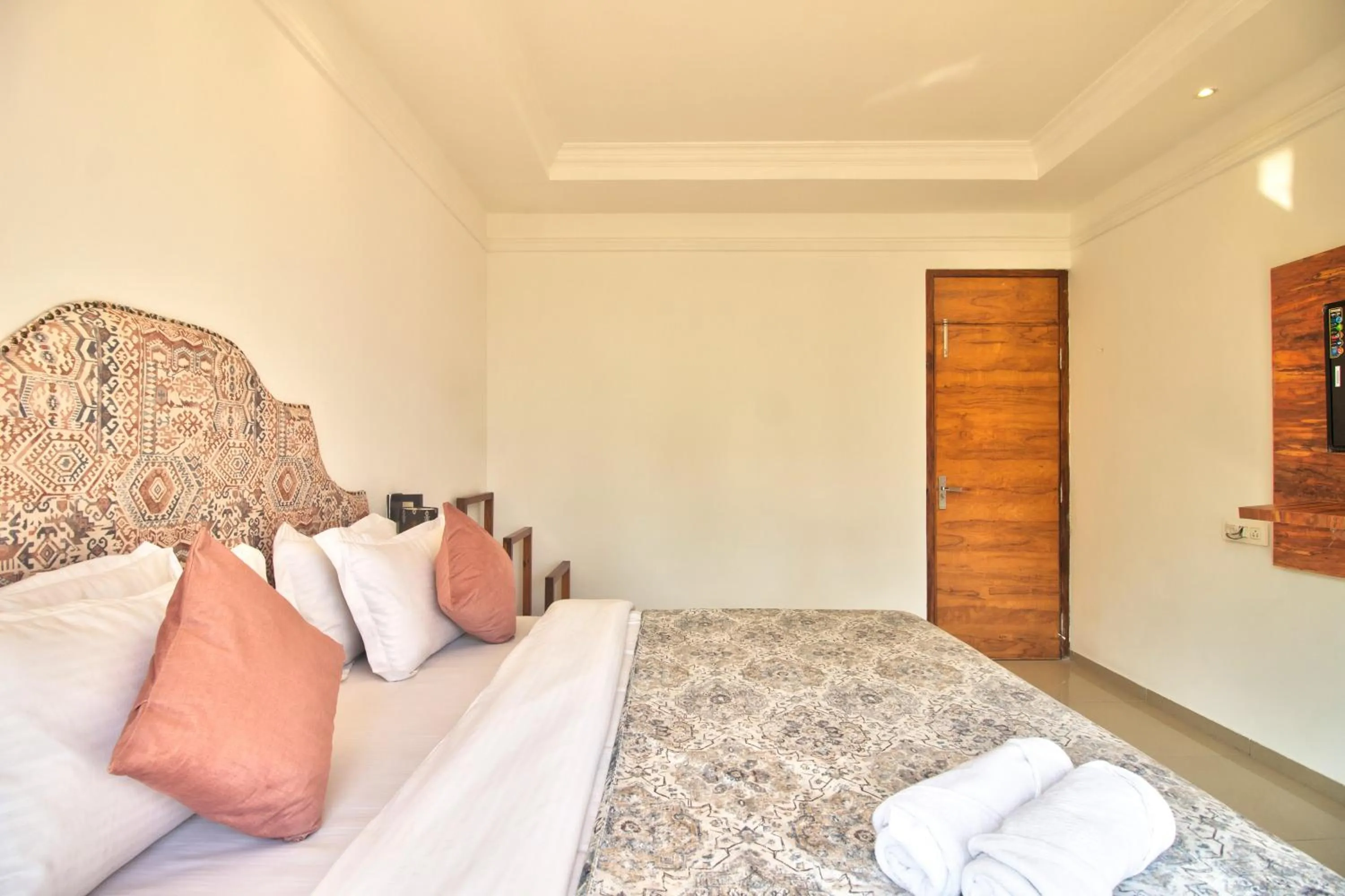 Photo of the whole room, Bed in Hotel Sea Sapphire ,Calangute