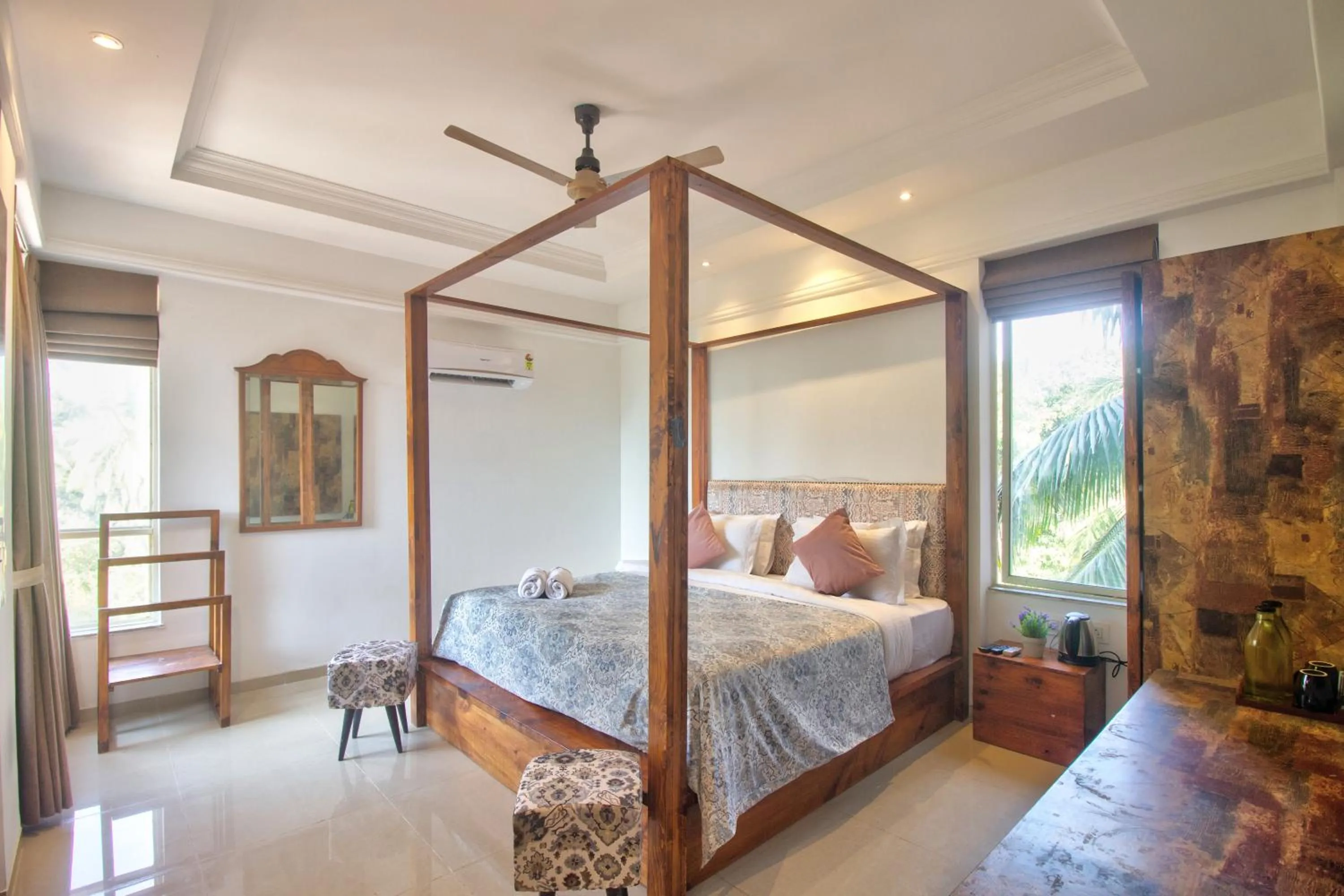 Photo of the whole room, Bed in Hotel Sea Sapphire ,Calangute