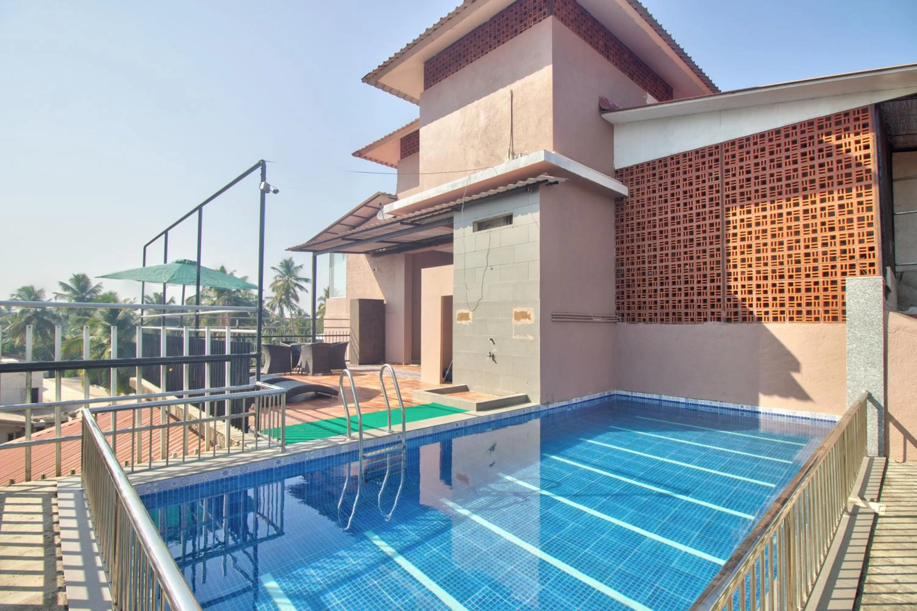 Swimming pool in Hotel Sea Sapphire ,Calangute
