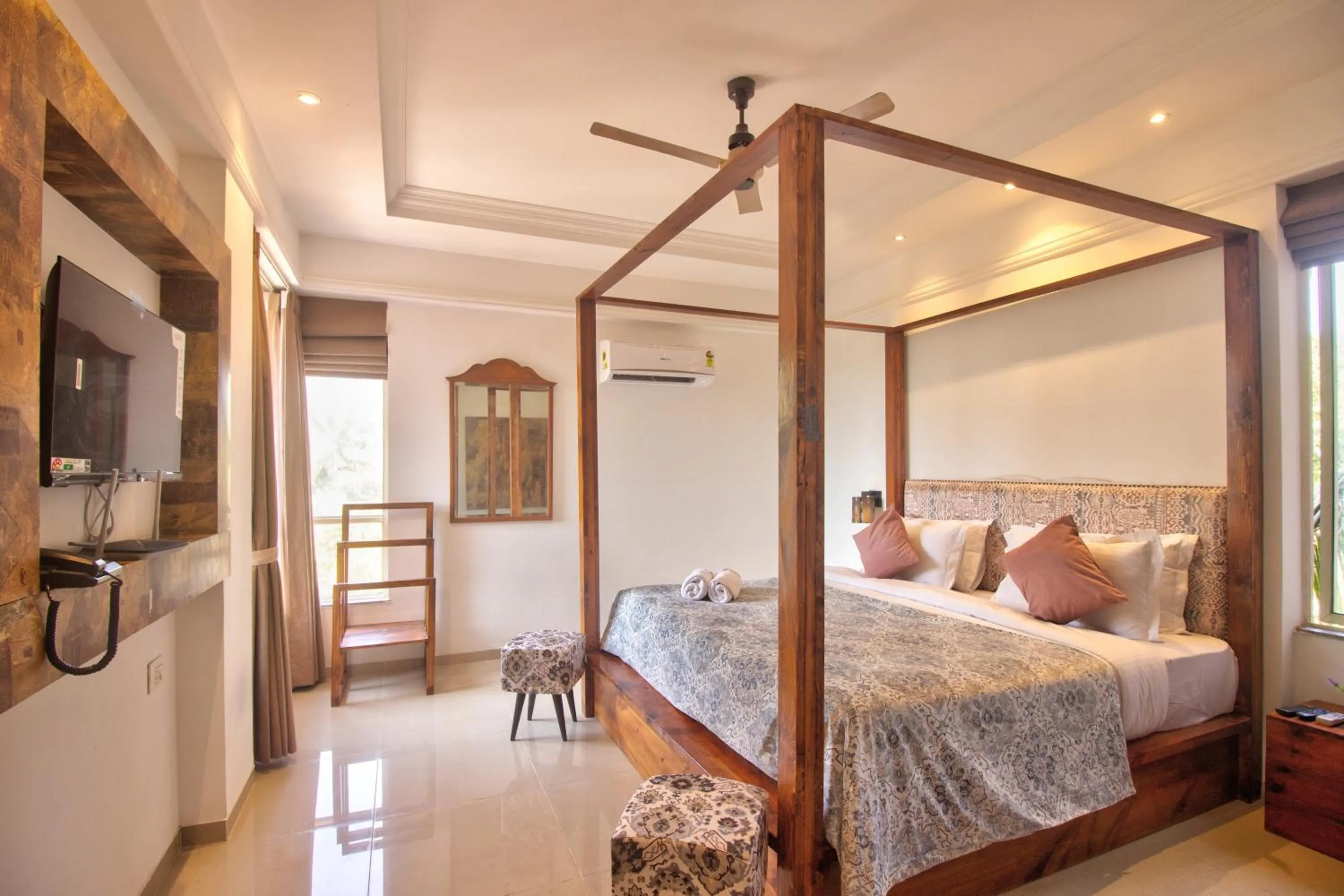 Bedroom, Bed in Hotel Sea Sapphire ,Calangute