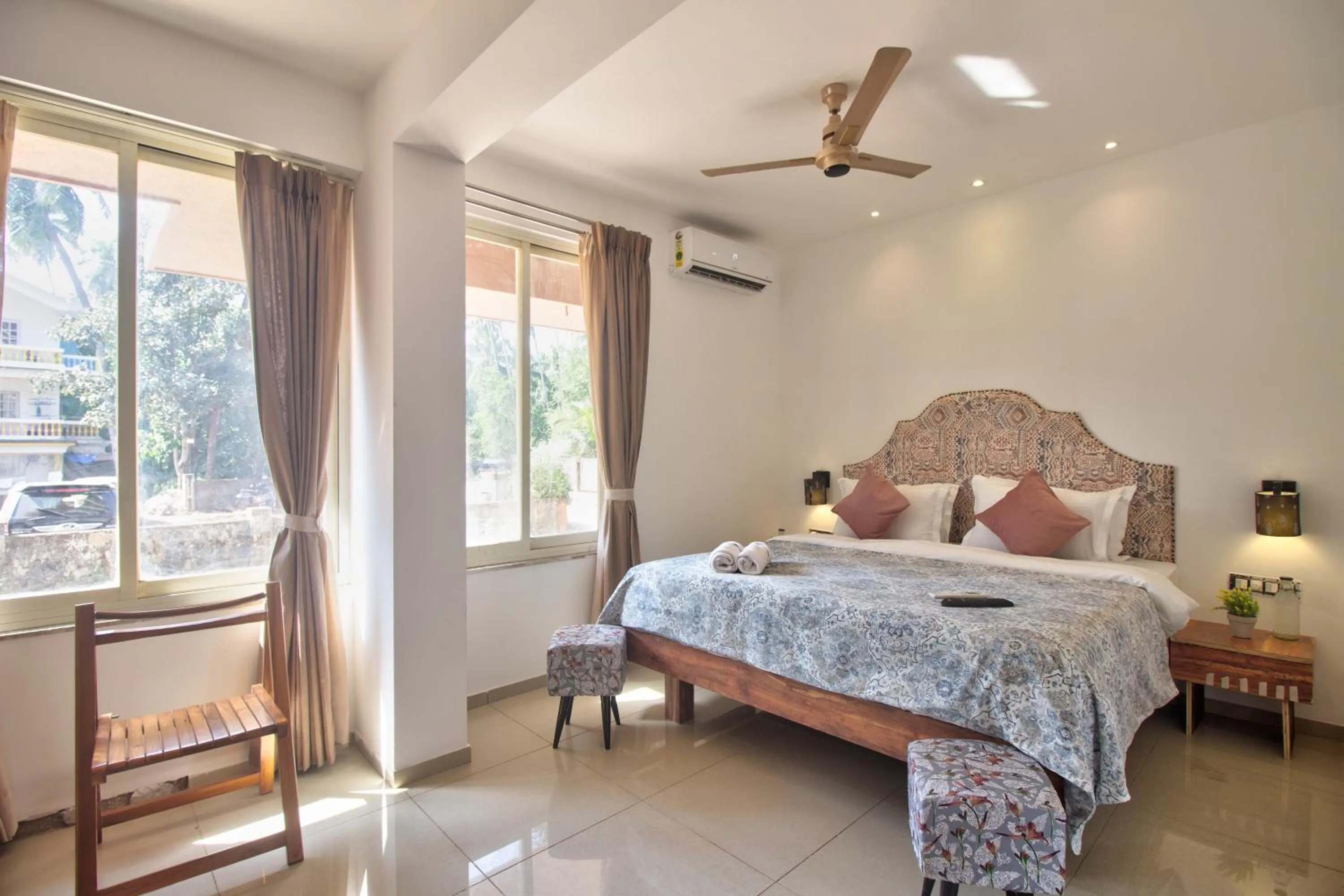 Photo of the whole room, Bed in Hotel Sea Sapphire ,Calangute