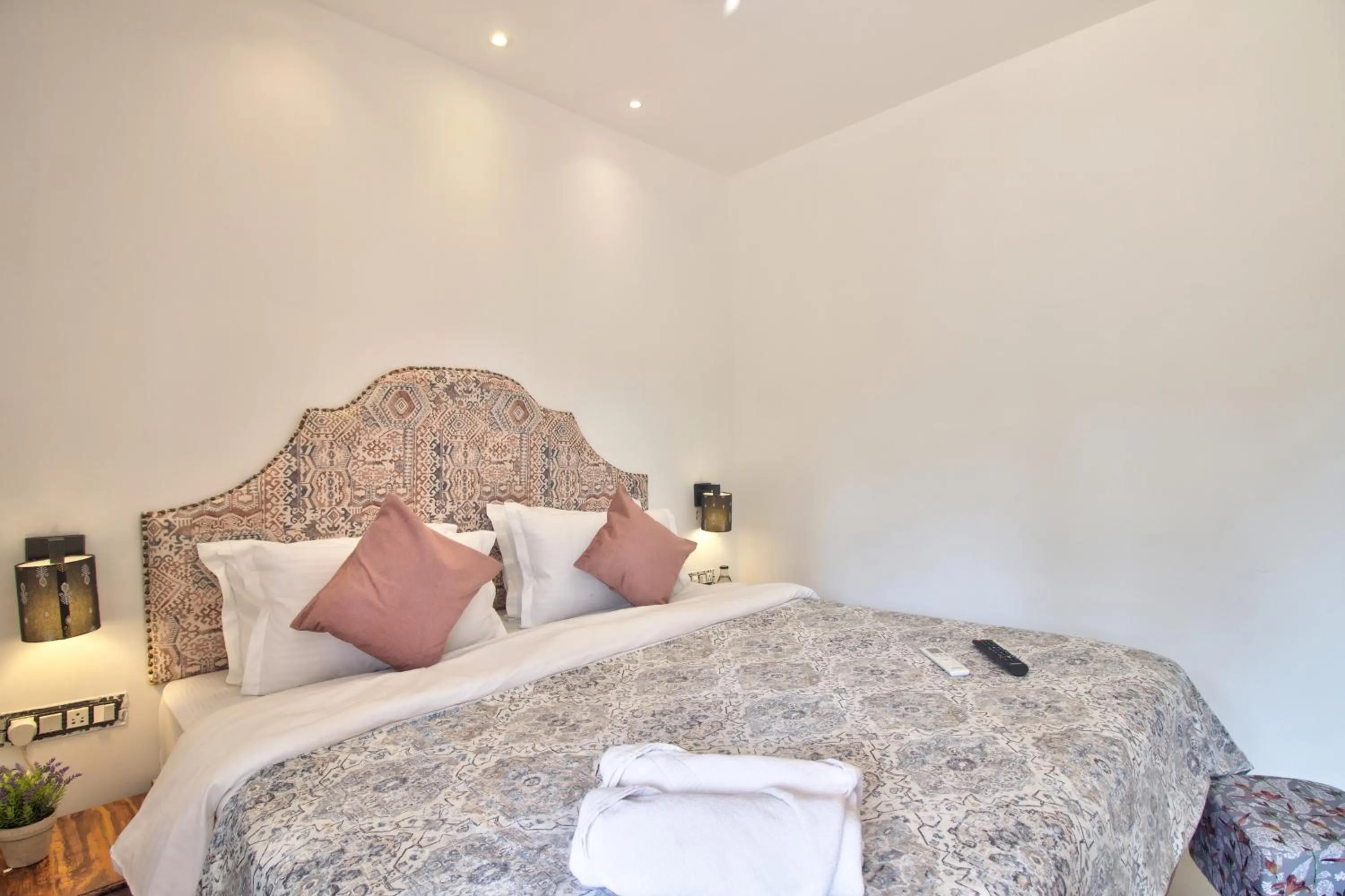 Photo of the whole room, Bed in Hotel Sea Sapphire ,Calangute