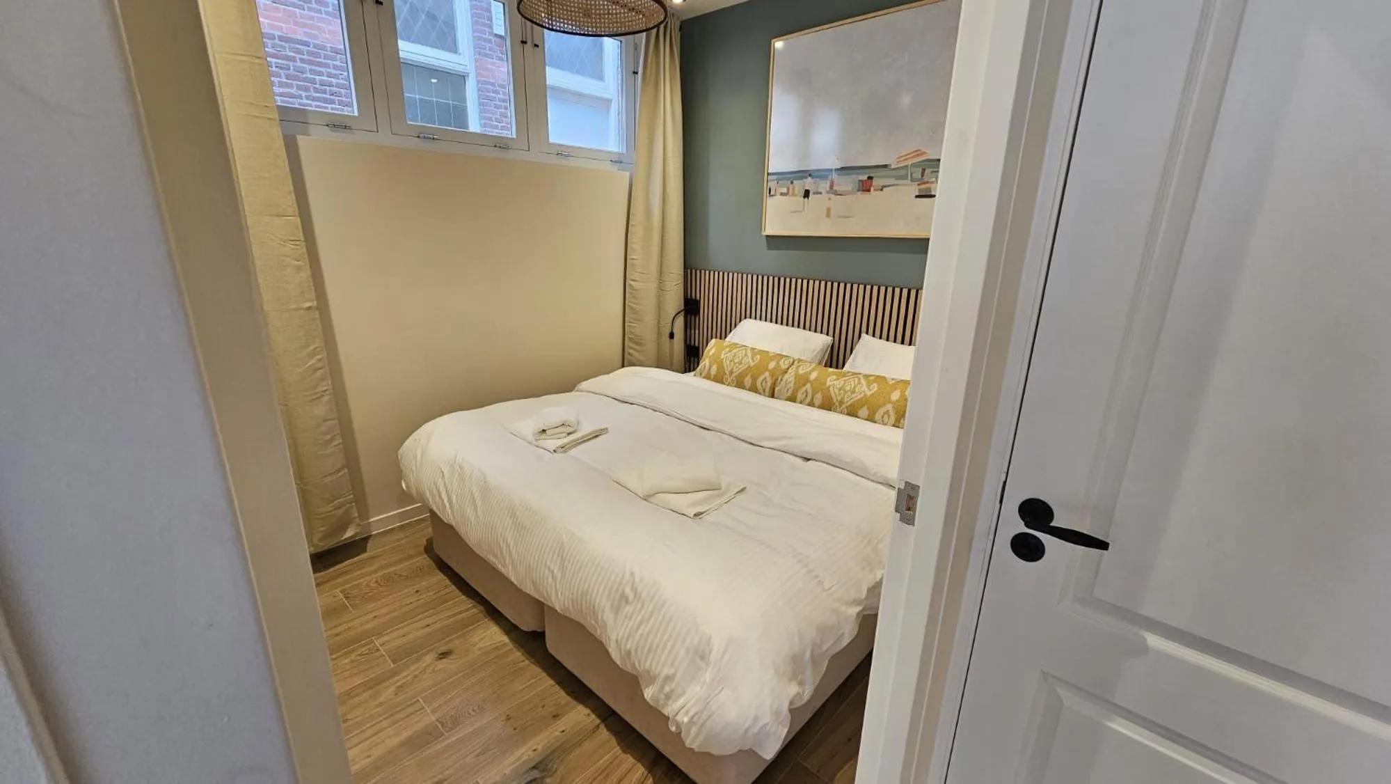 Bed in Four Star Apartments - Keizerstraat