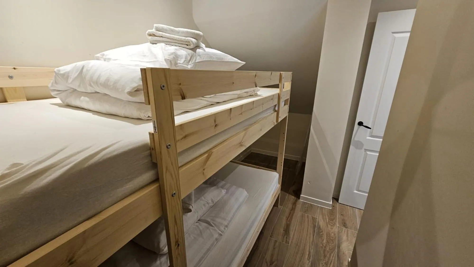 Bed in Four Star Apartments - Keizerstraat