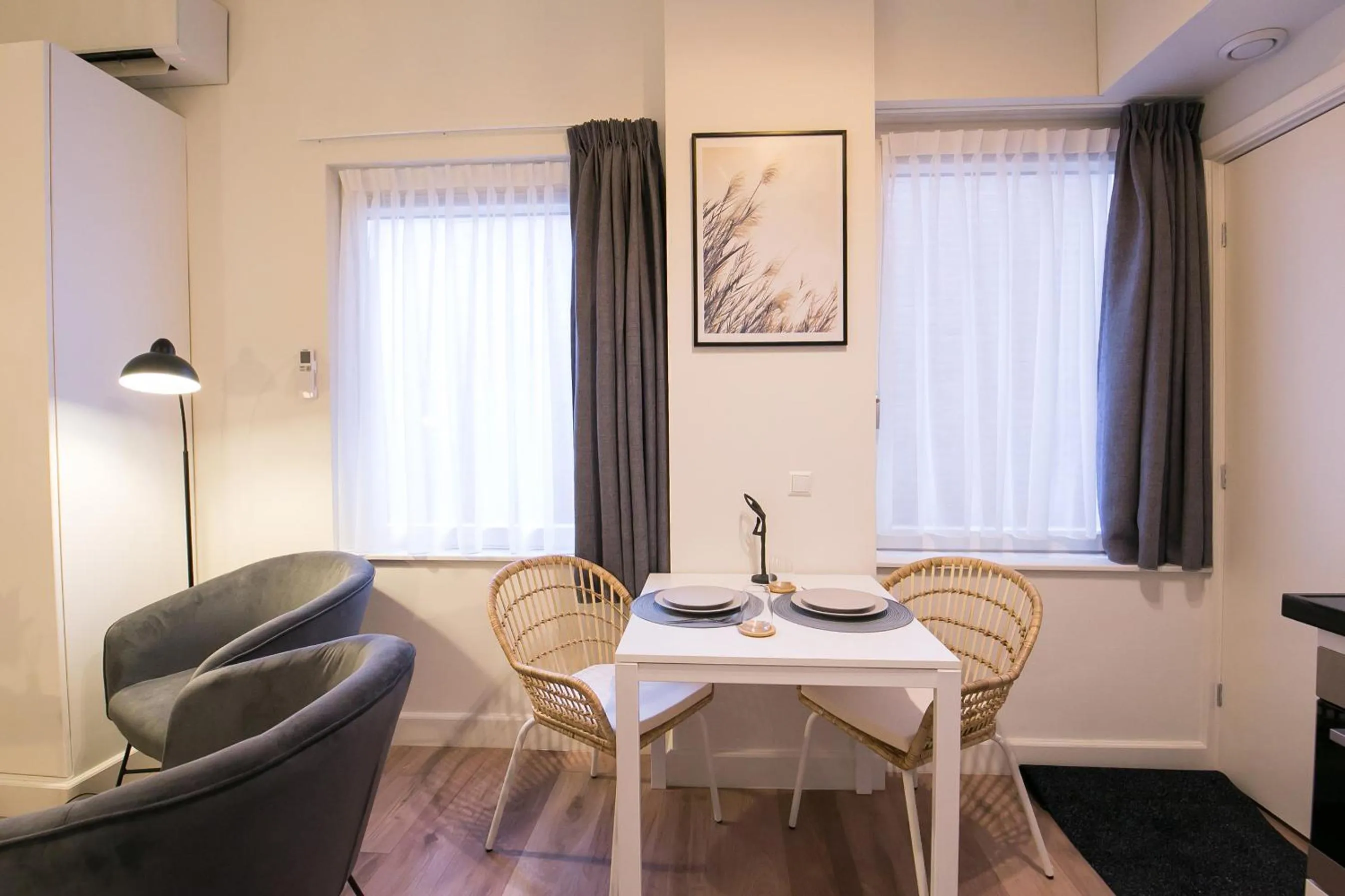 Dining area in Four Star Apartments - Keizerstraat