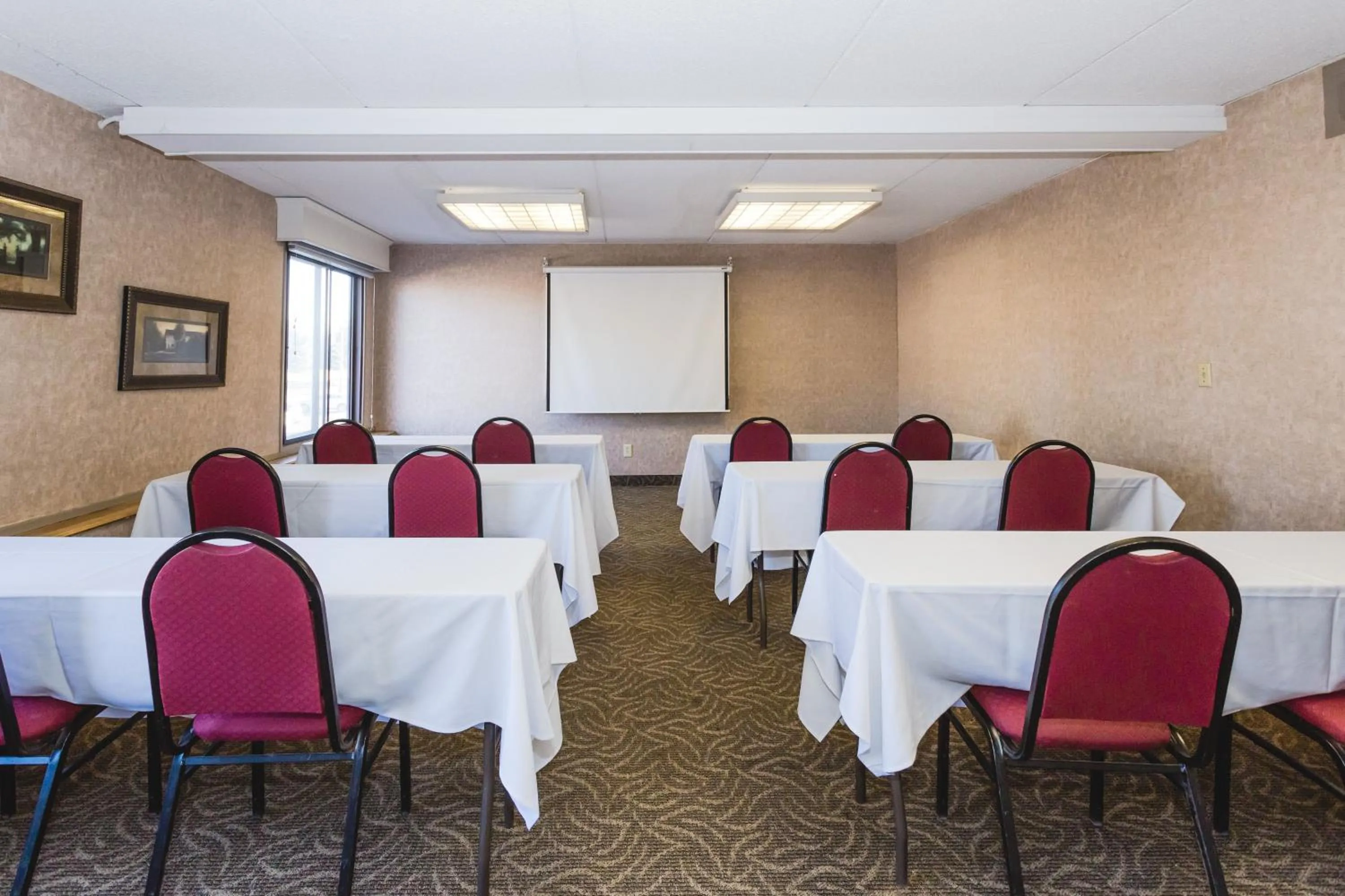 Business facilities in Ramada by Wyndham Plymouth Hotel & Conference Center