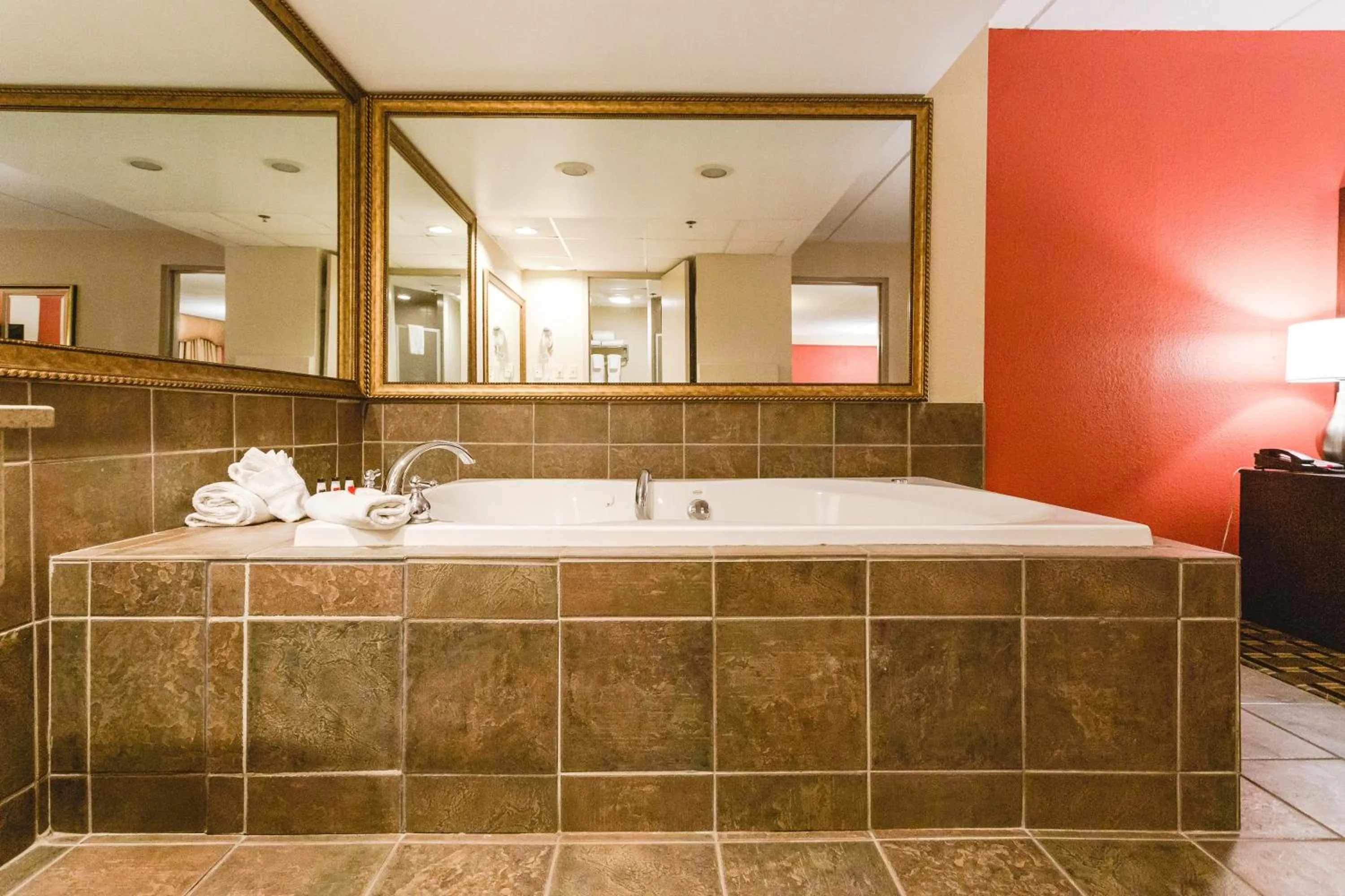 Bath in Ramada by Wyndham Plymouth Hotel & Conference Center