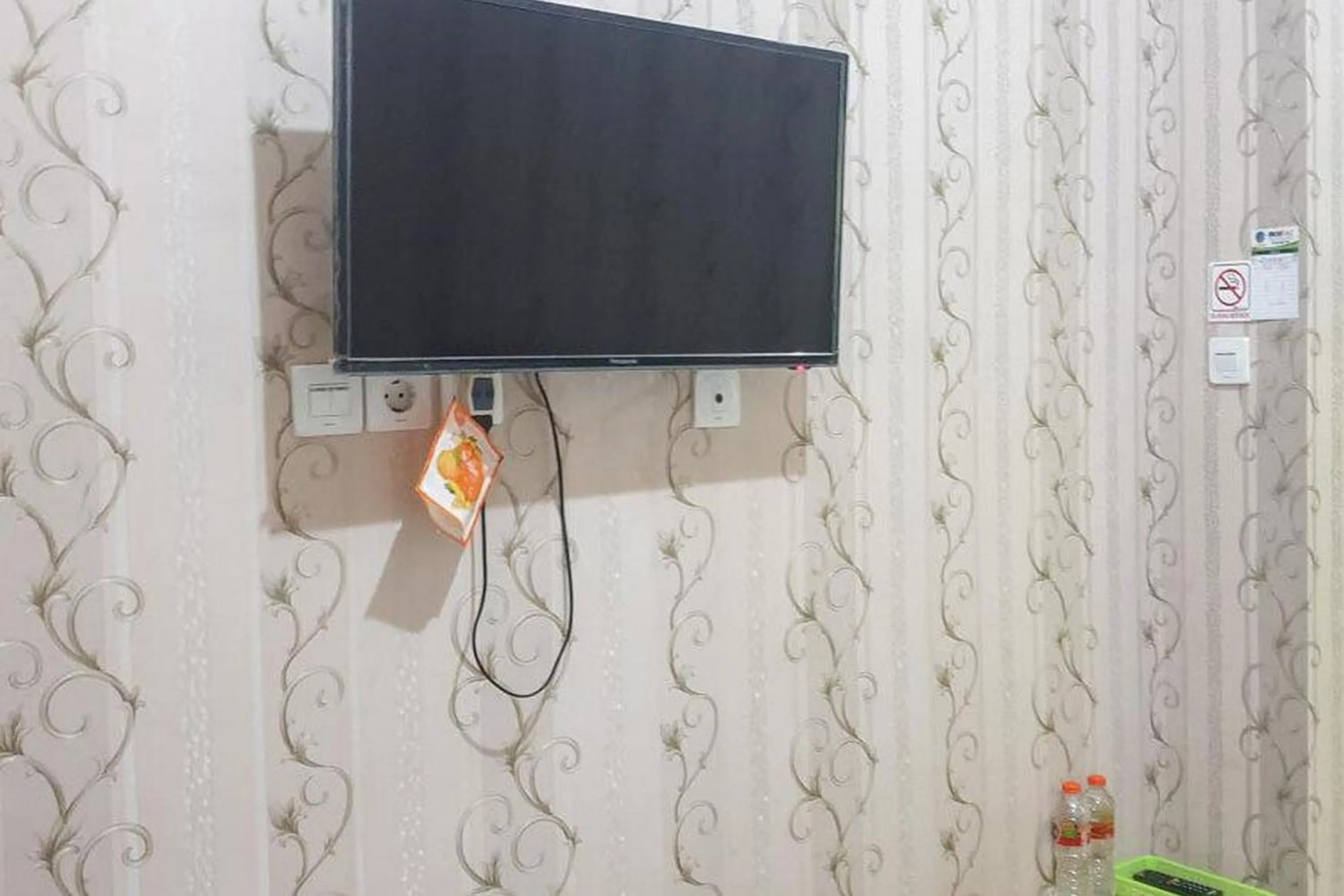 TV and multimedia in Homestay MM Syariah RedPartner