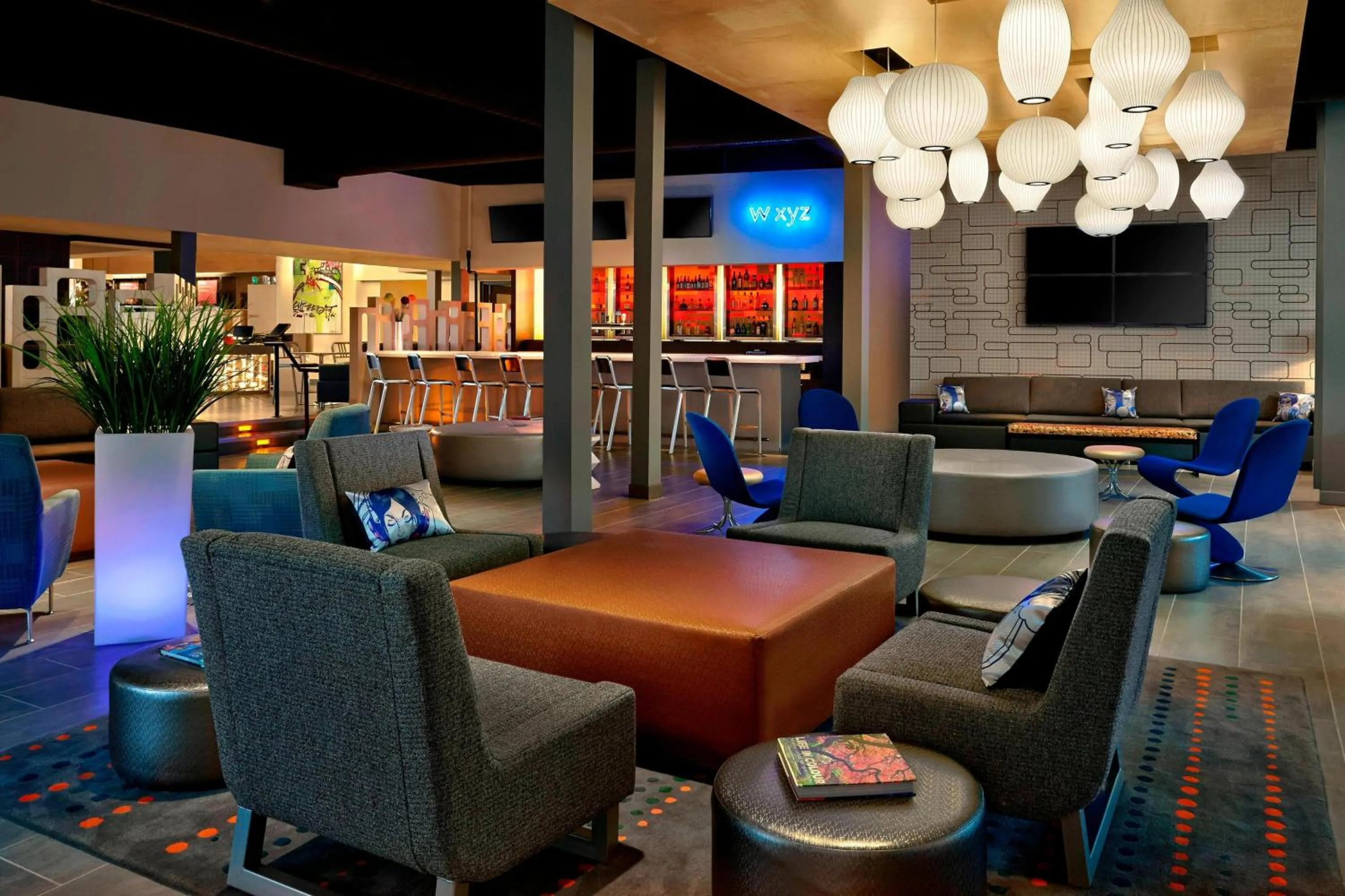 Lounge or bar in Aloft Hotel Calgary University