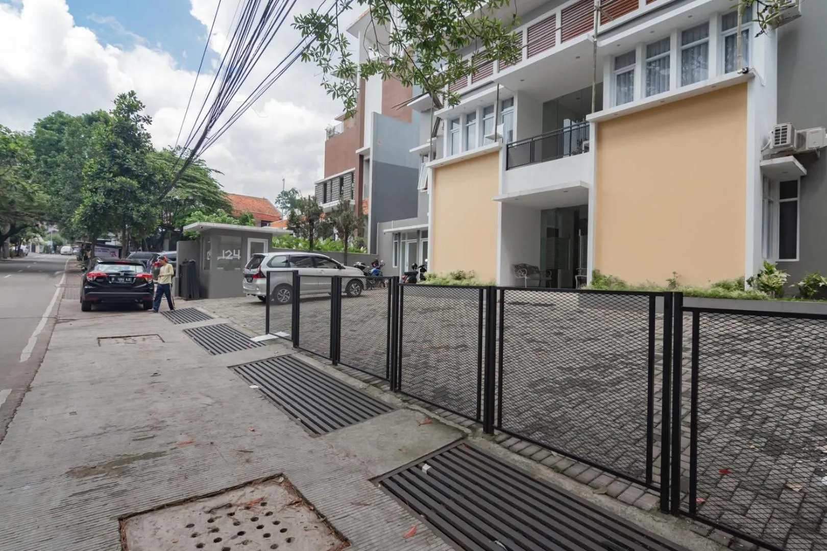 Property building in Hotel Sukahaji Street Bandung Redpartner