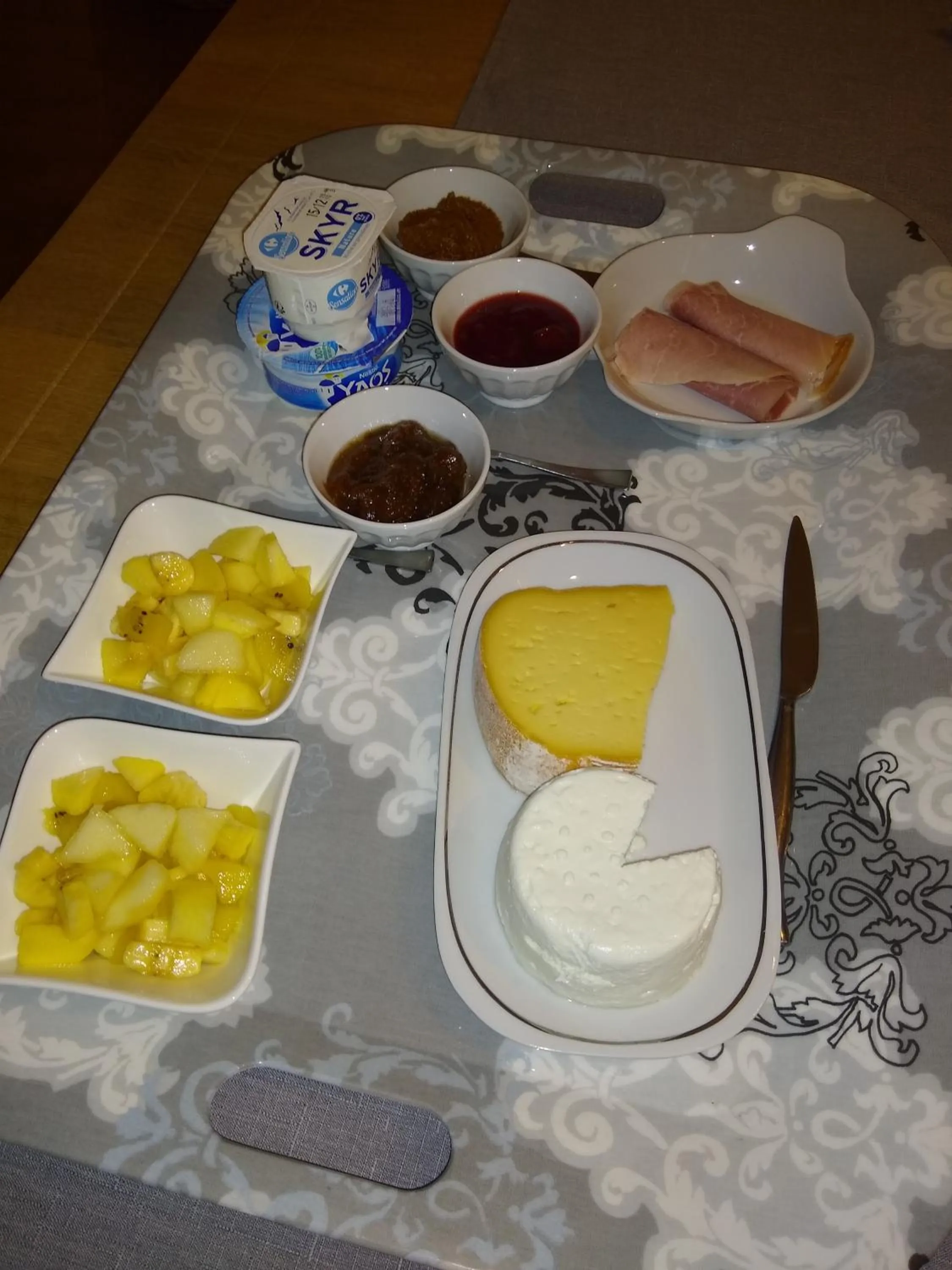 Breakfast in Les Agapanthes