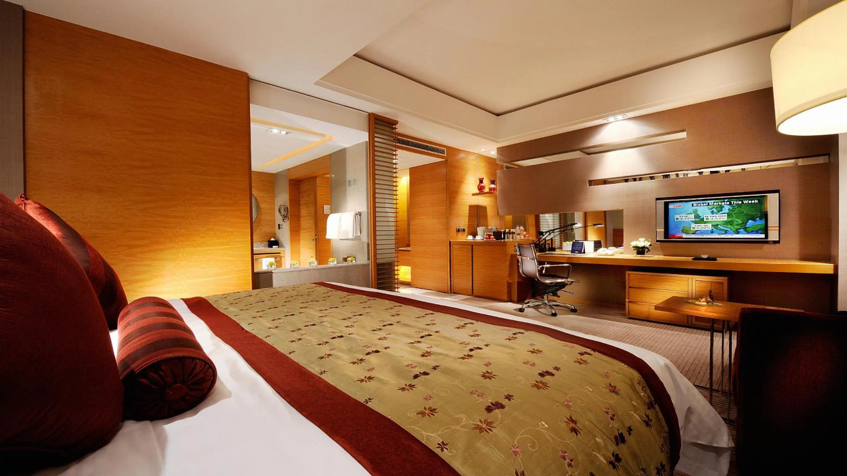 Bed in Kempinski Hotel Dalian