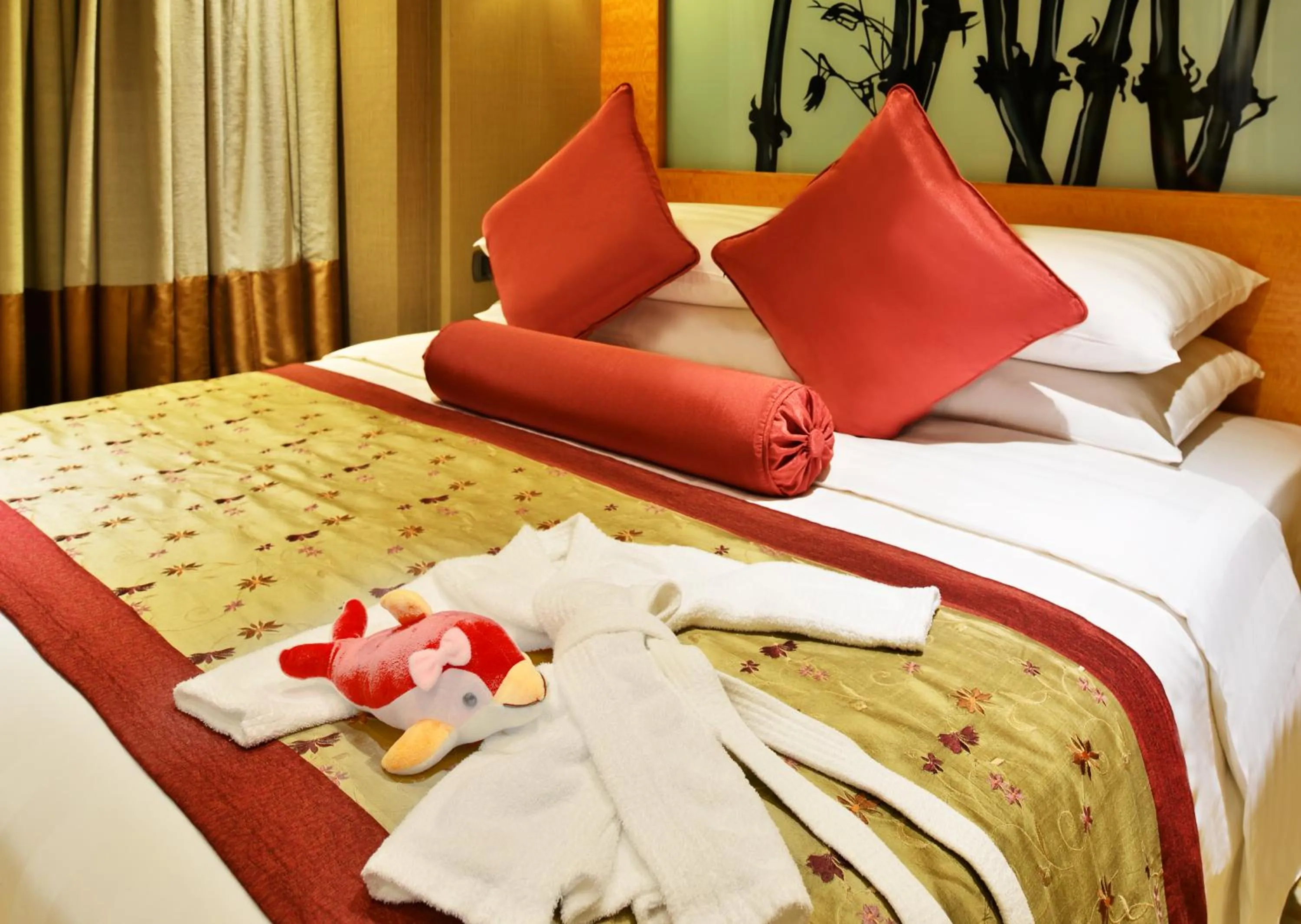 Bedroom, Bed in Kempinski Hotel Dalian