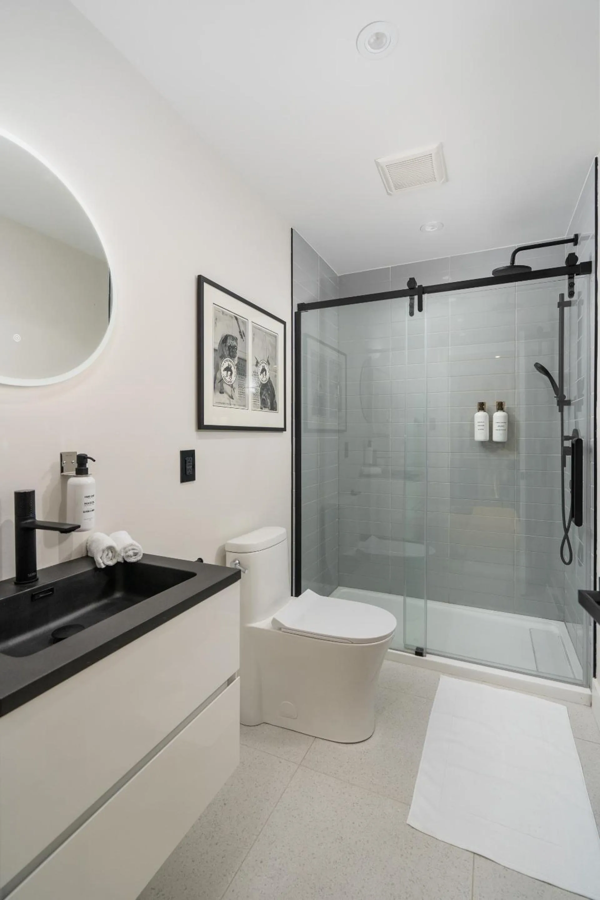 Bathroom in François-Denis Apartments