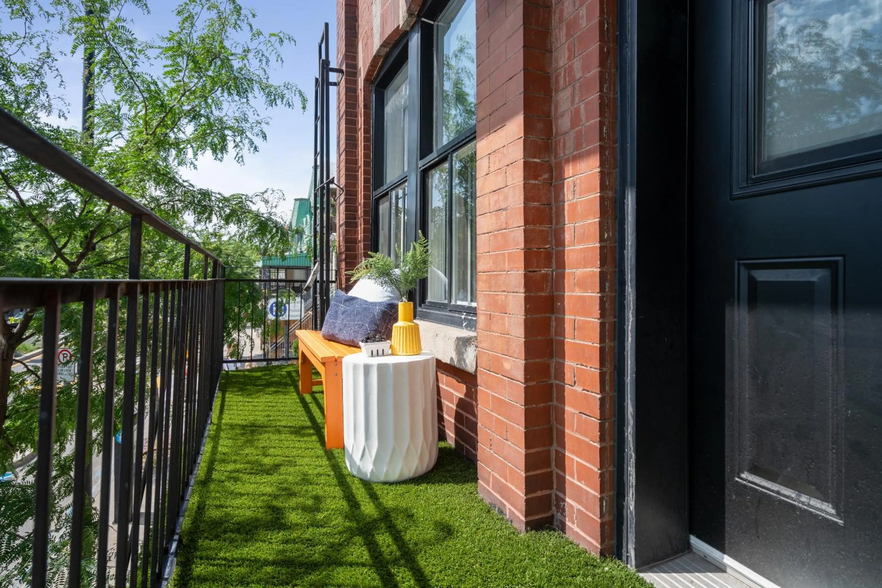 Balcony/Terrace in François-Denis Apartments