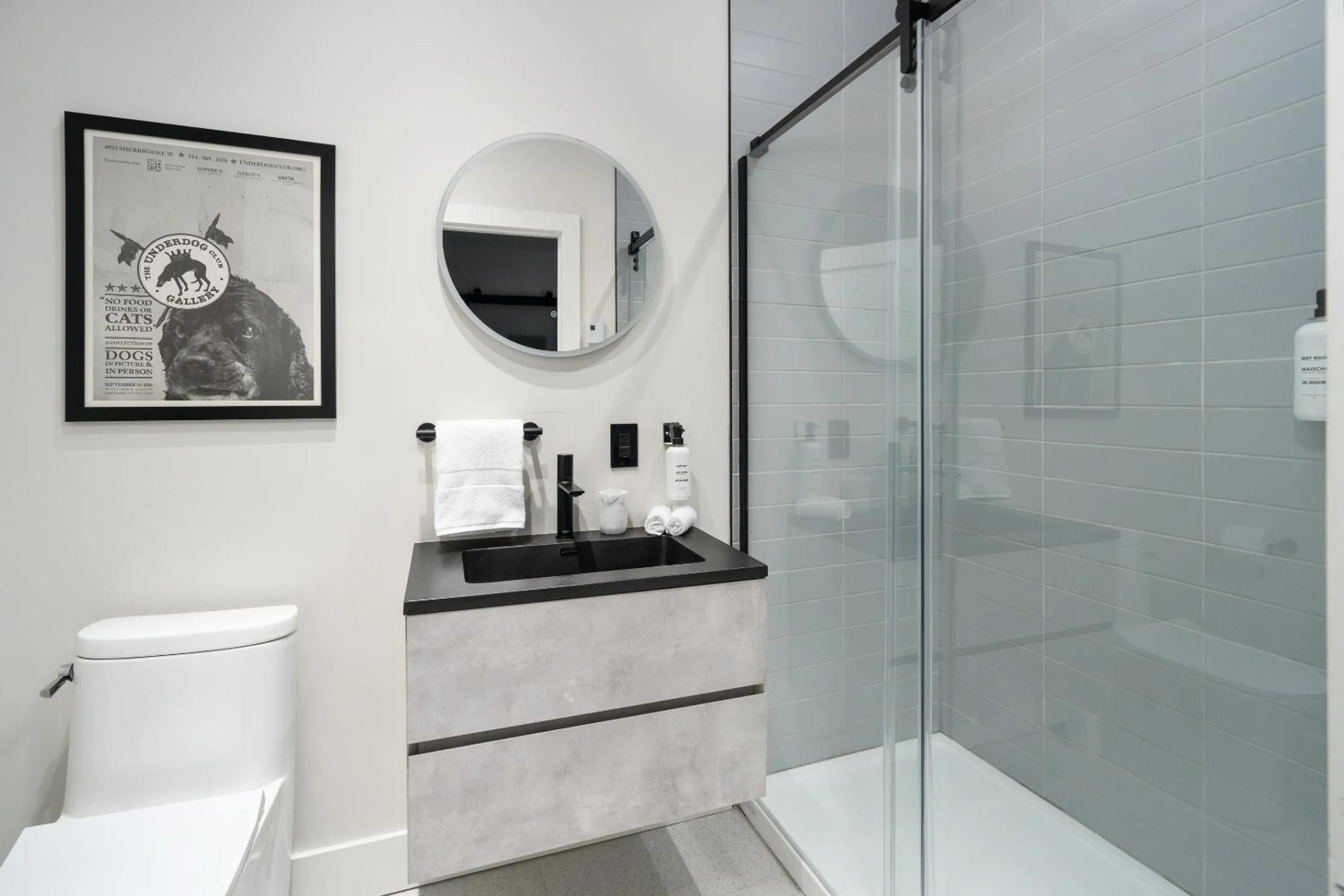 Bathroom in François-Denis Apartments