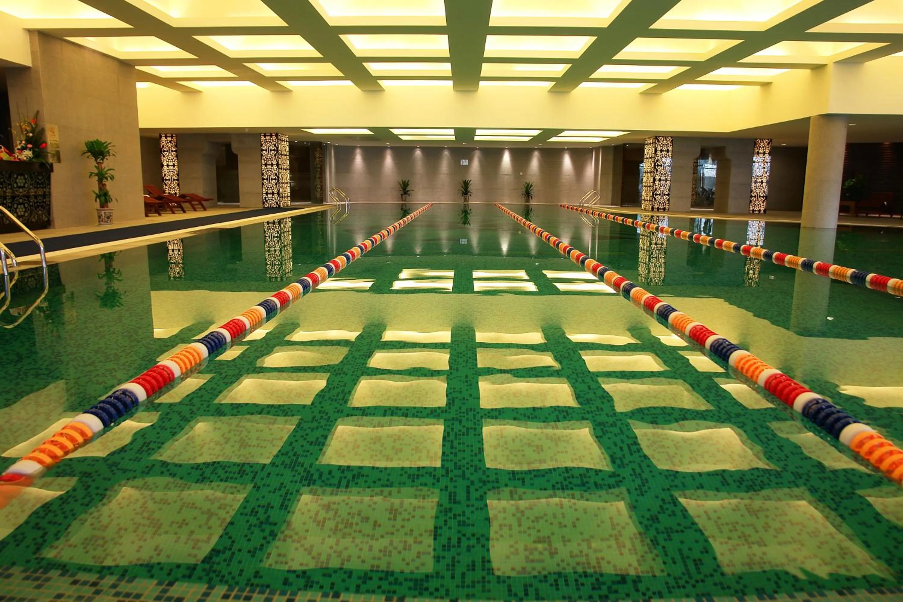 Swimming pool in Jin Jiang International Hotel Xi'an