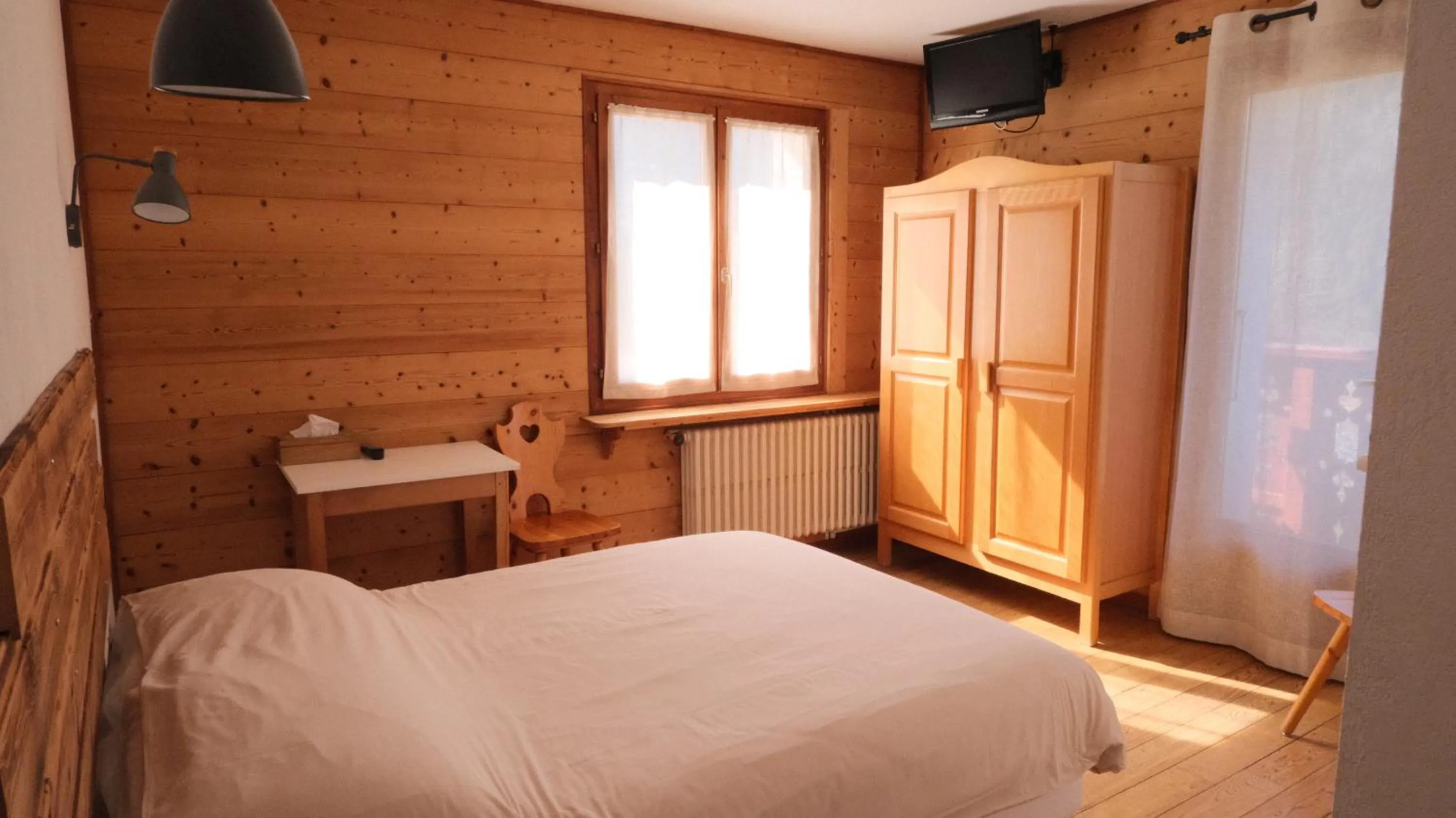 Bedroom, Bed in Le Roitelet