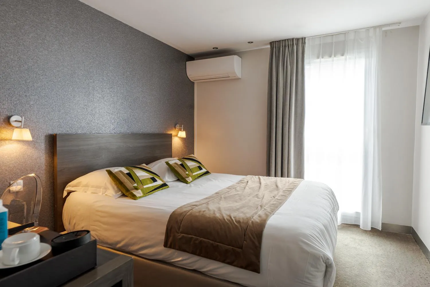 Bed in Best Western Hotel Acadie Paris Nord Villepinte