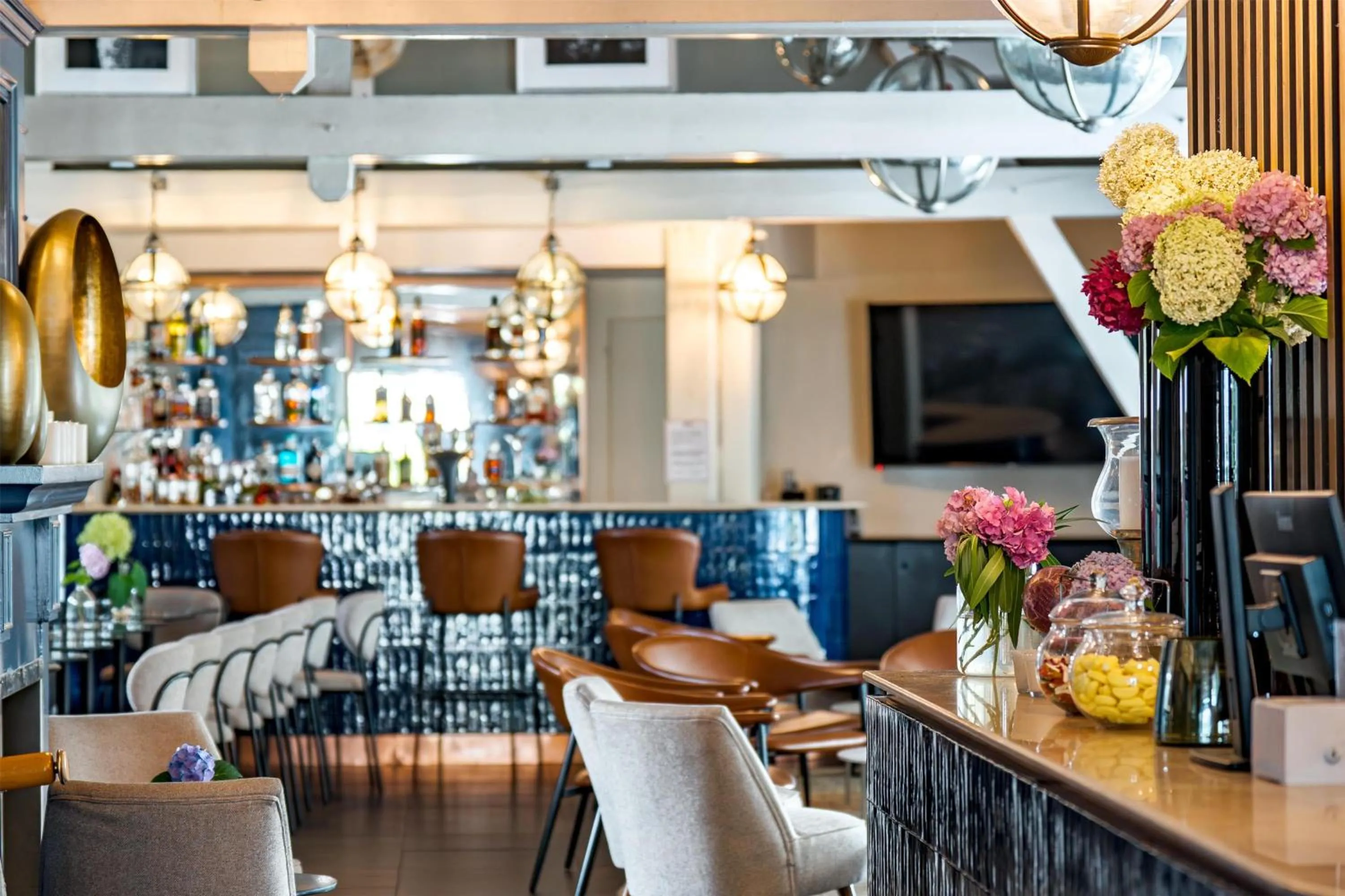 Lobby or reception in Best Western Hotel Acadie Paris Nord Villepinte