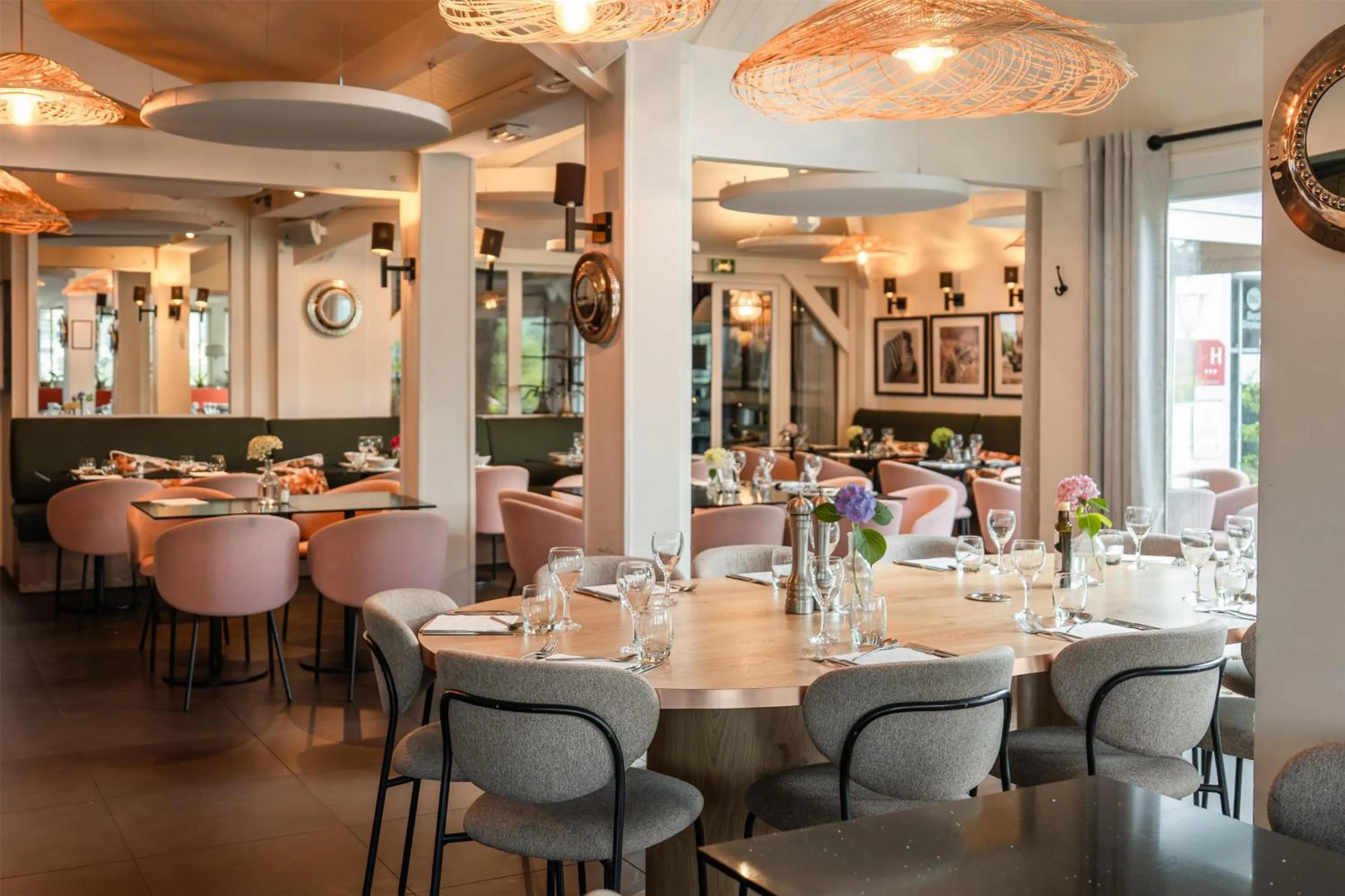 Restaurant/places to eat in Best Western Hotel Acadie Paris Nord Villepinte