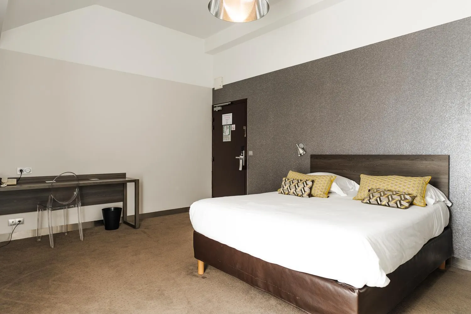 Bed in Best Western Hotel Acadie Paris Nord Villepinte