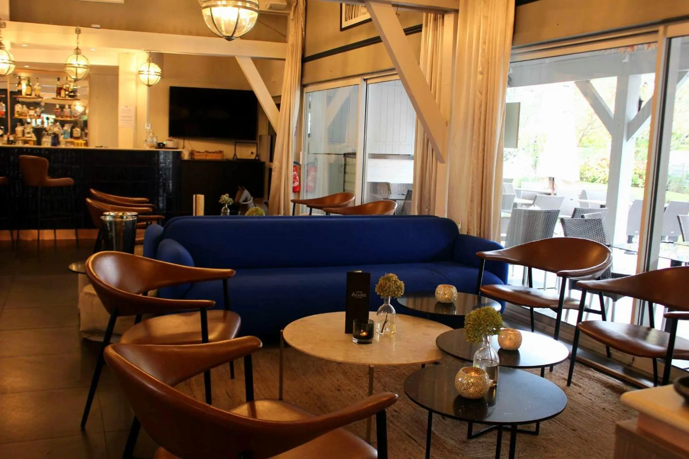 Communal lounge/ TV room in Best Western Hotel Acadie Paris Nord Villepinte