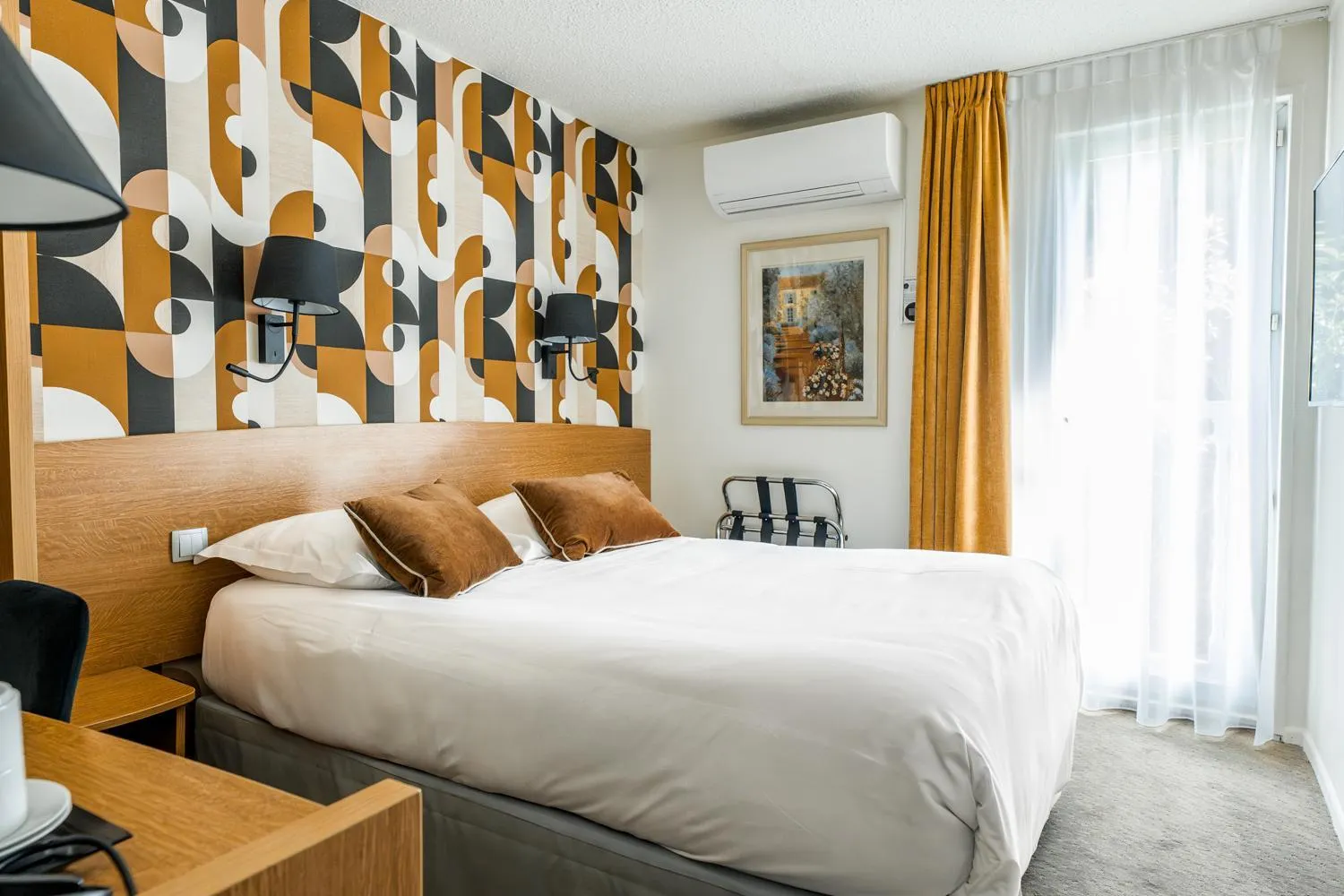 Bed in Best Western Hotel Acadie Paris Nord Villepinte