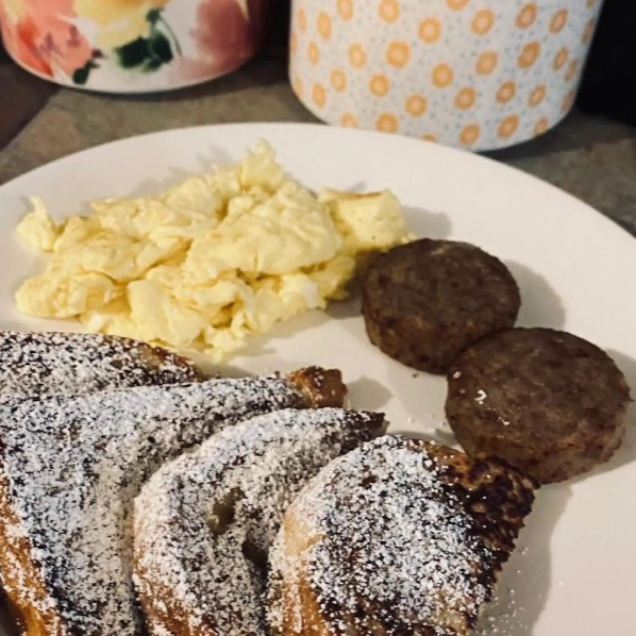 Food and drinks in The Cottages at Capitol Park