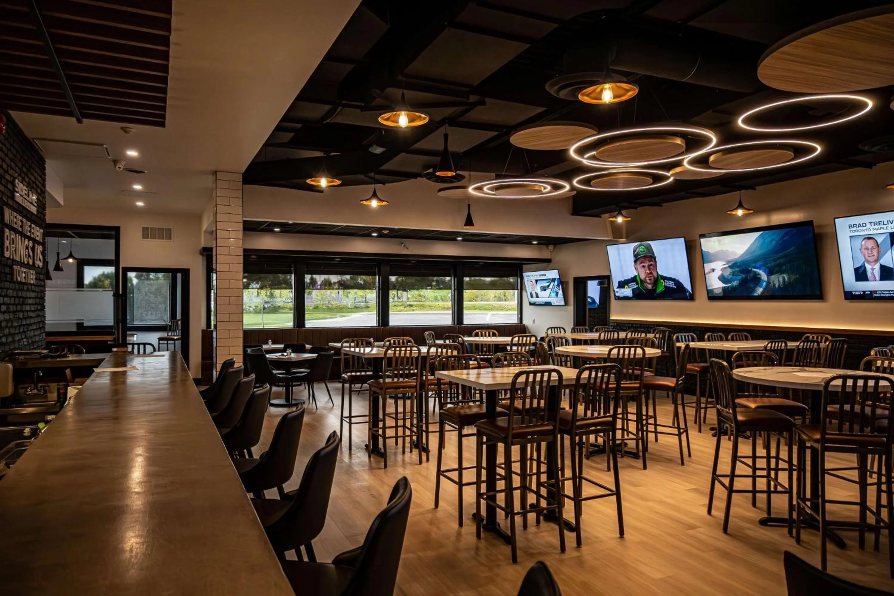 Lounge or bar in Hampton Inn St. Catharines Niagara