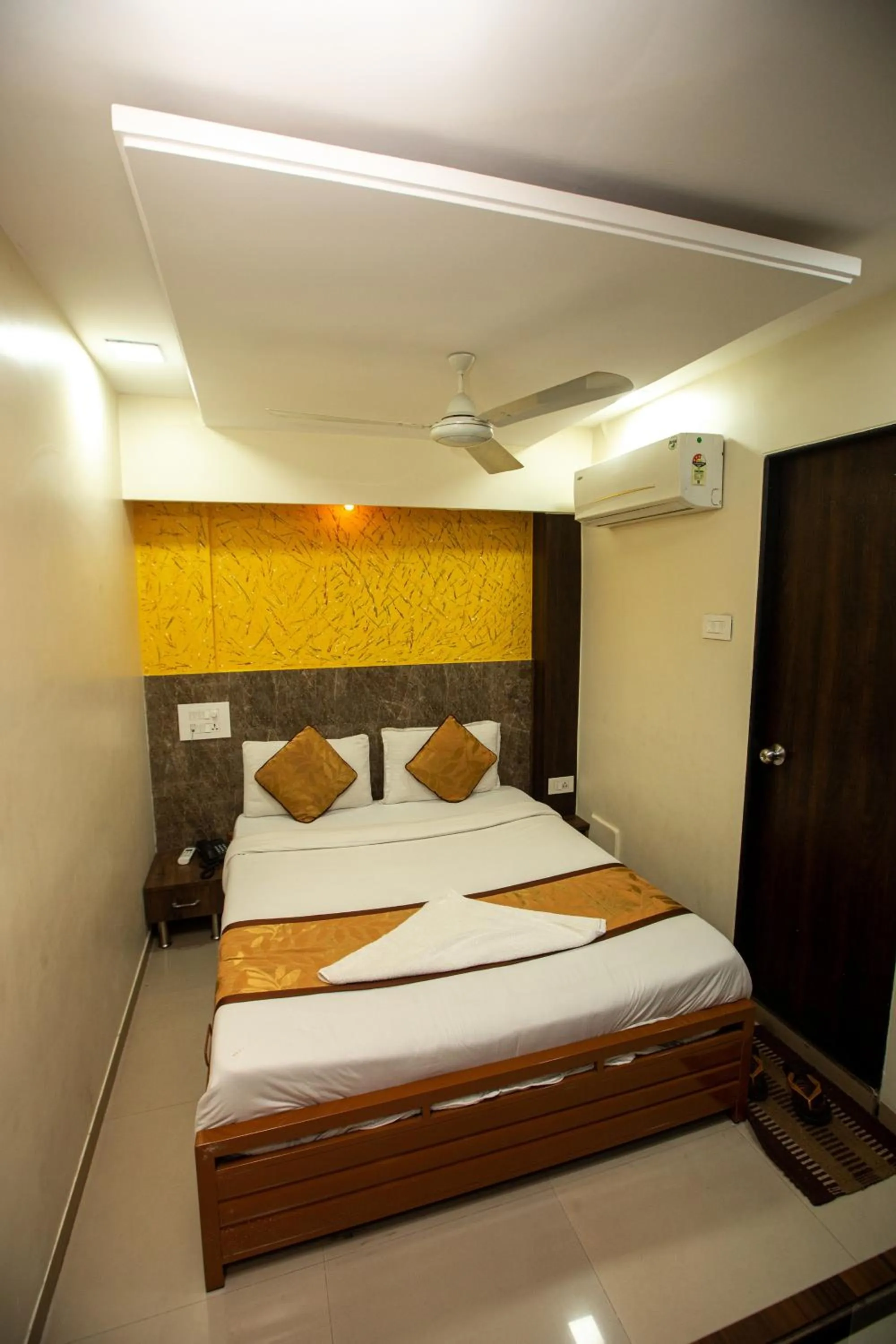 Bedroom in Hotel J D Residency