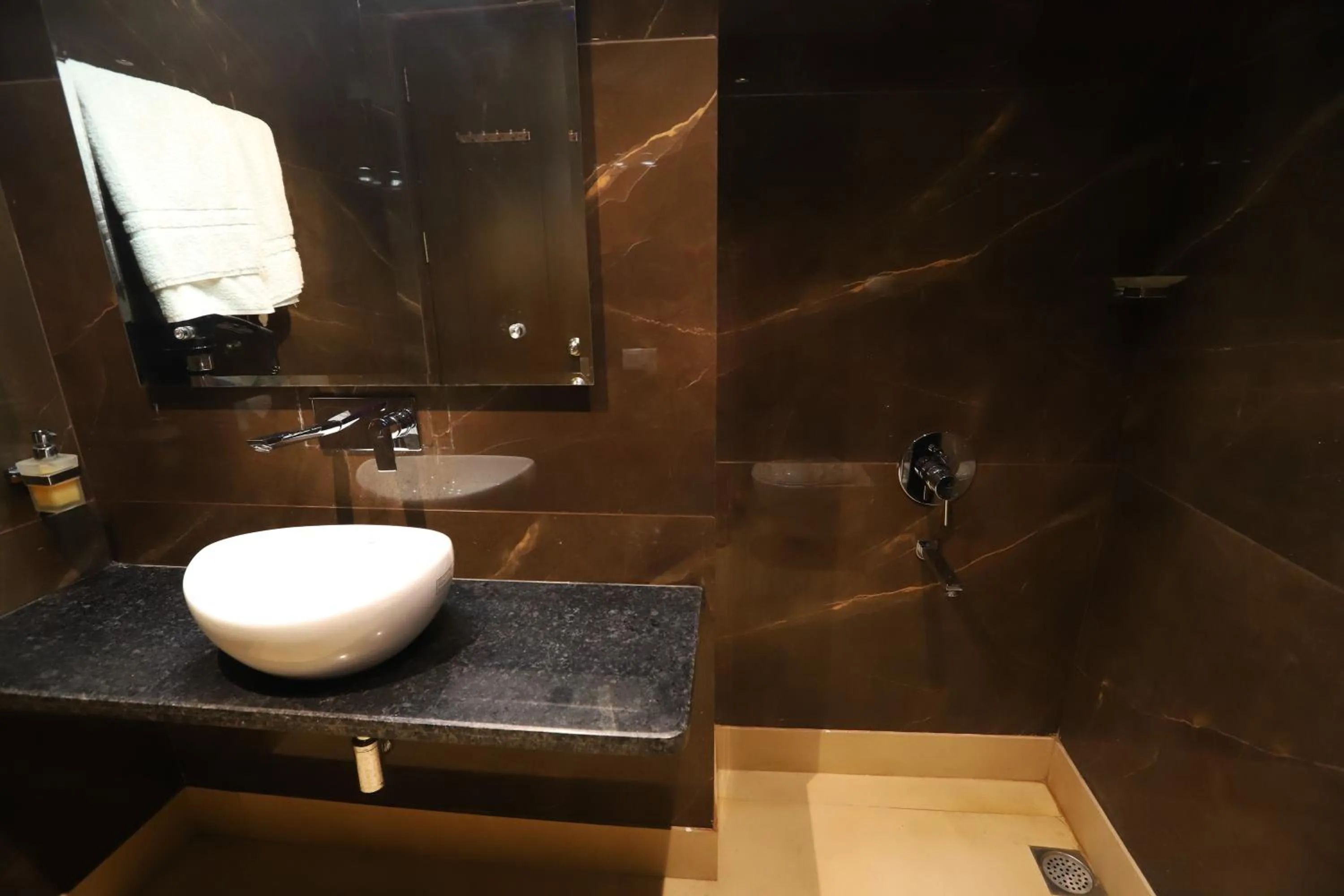 Bathroom in Hotel The Magic Tree - Paharganj New Delhi