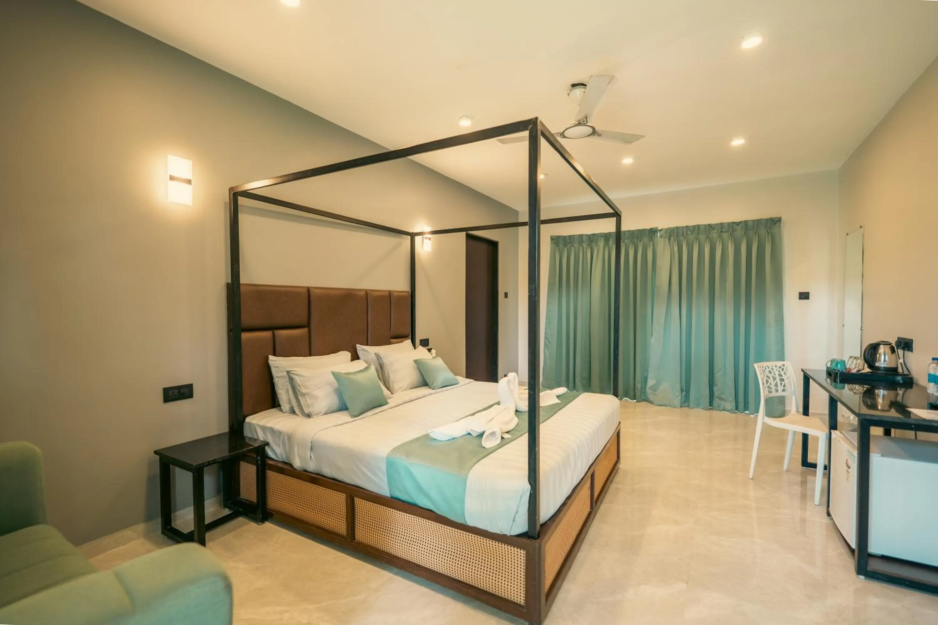 Bed in D7 La Serene