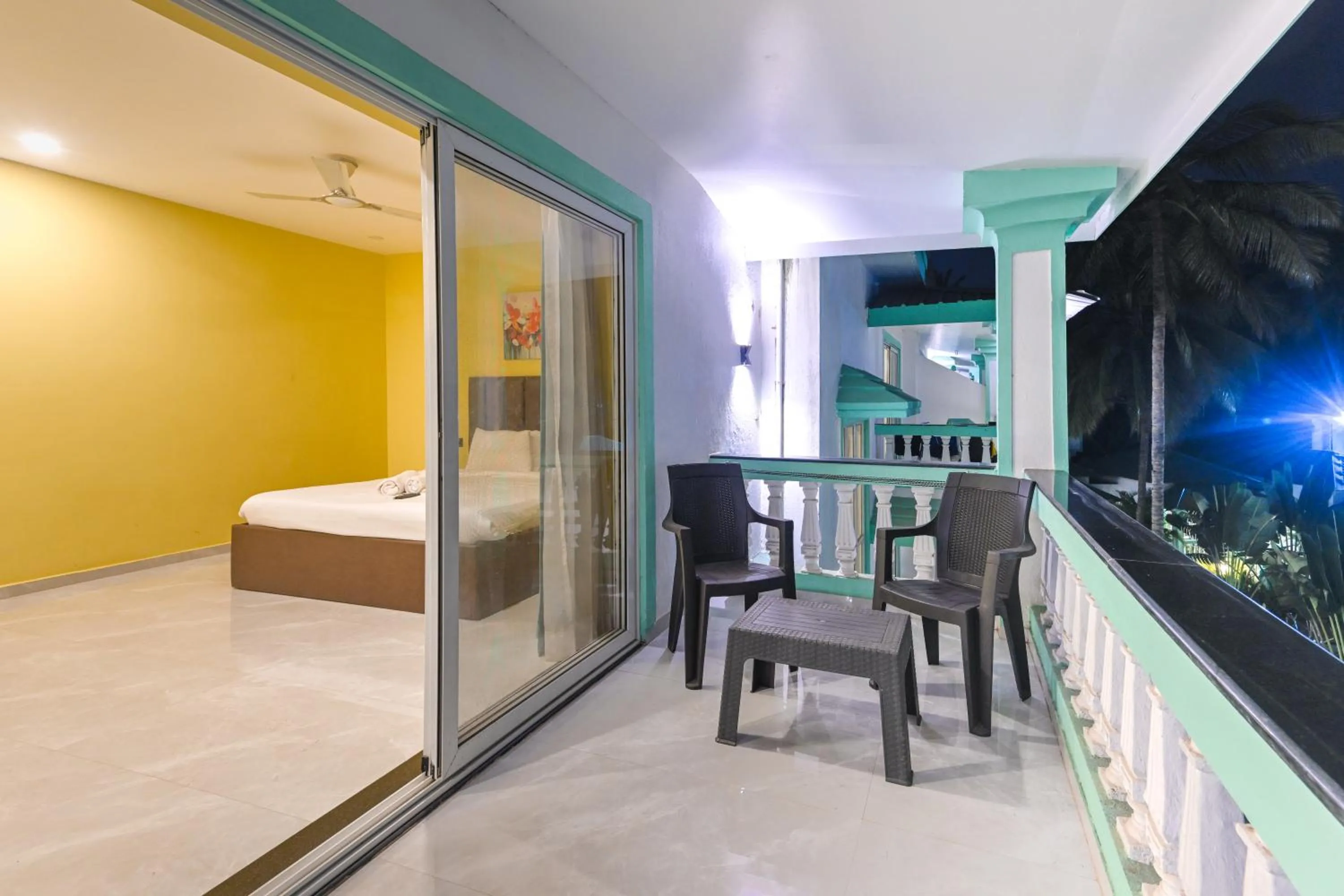 Bed in D7 La Serene