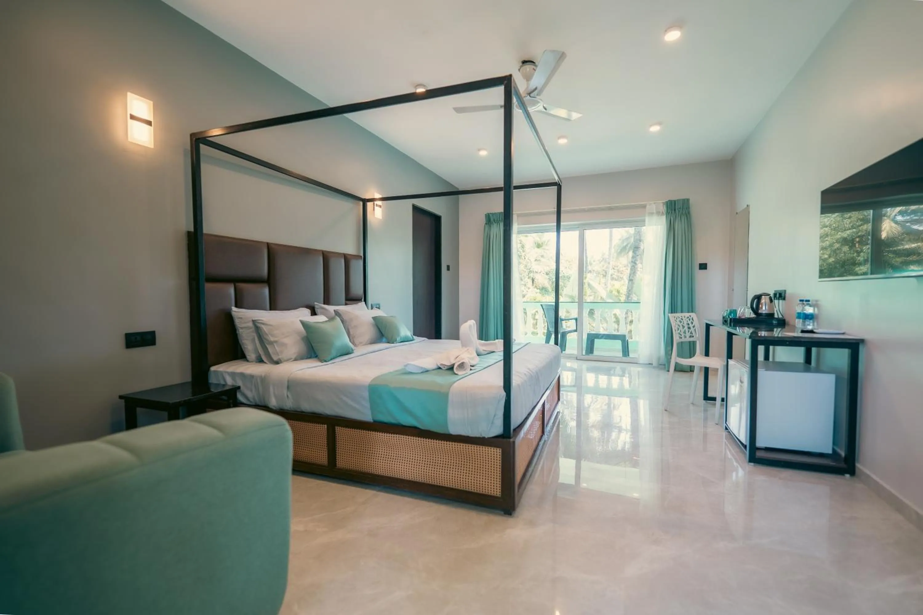 Bed in D7 La Serene