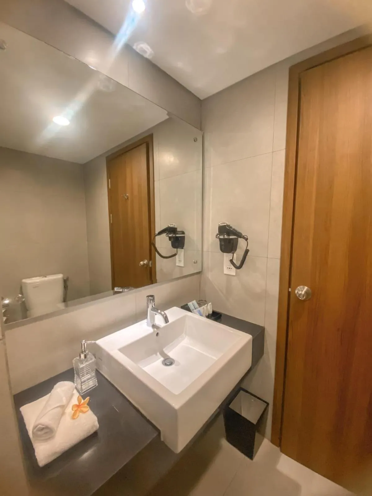 Bathroom in BeSS Mansion Hotel Surabaya