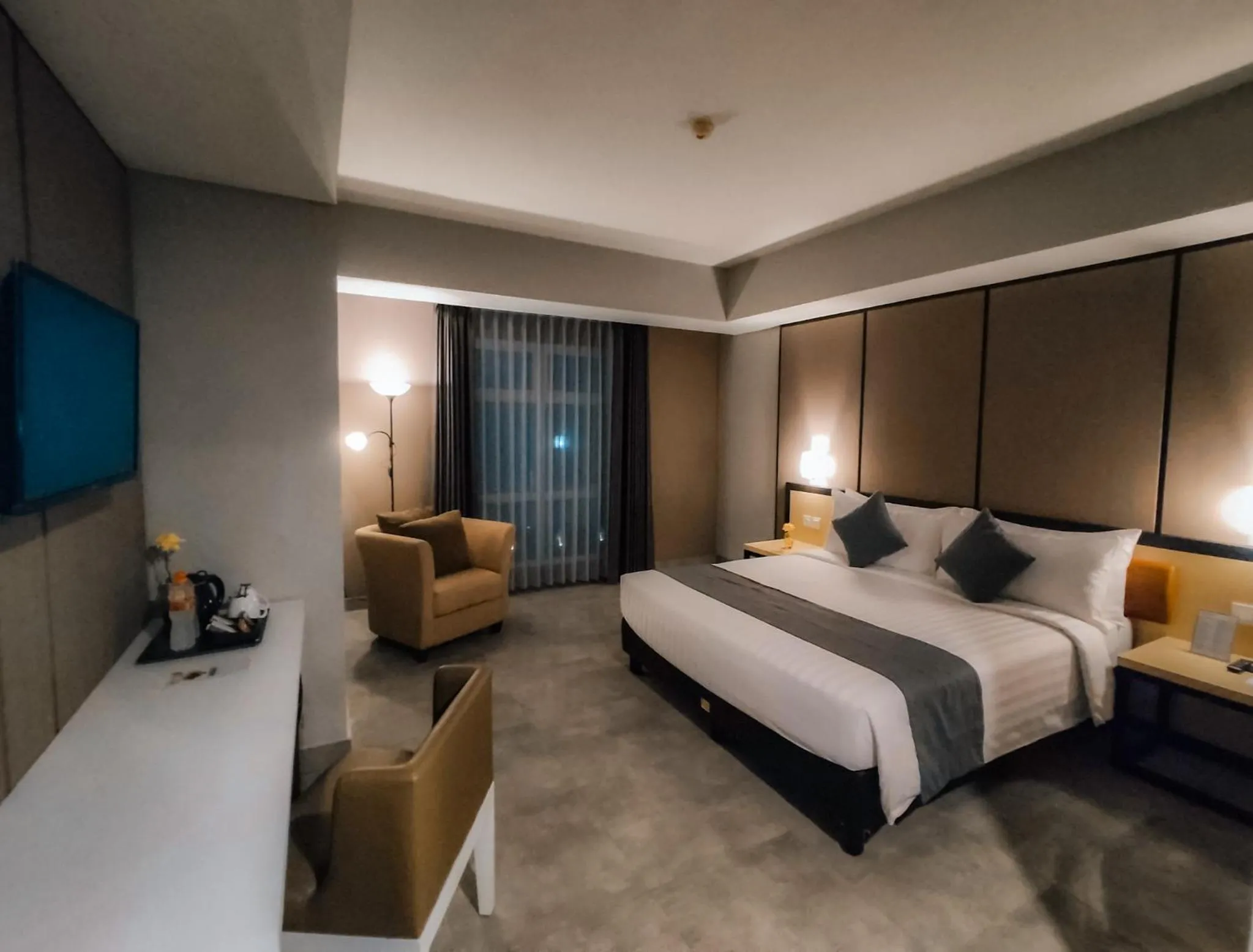 Bed in BeSS Mansion Hotel Surabaya