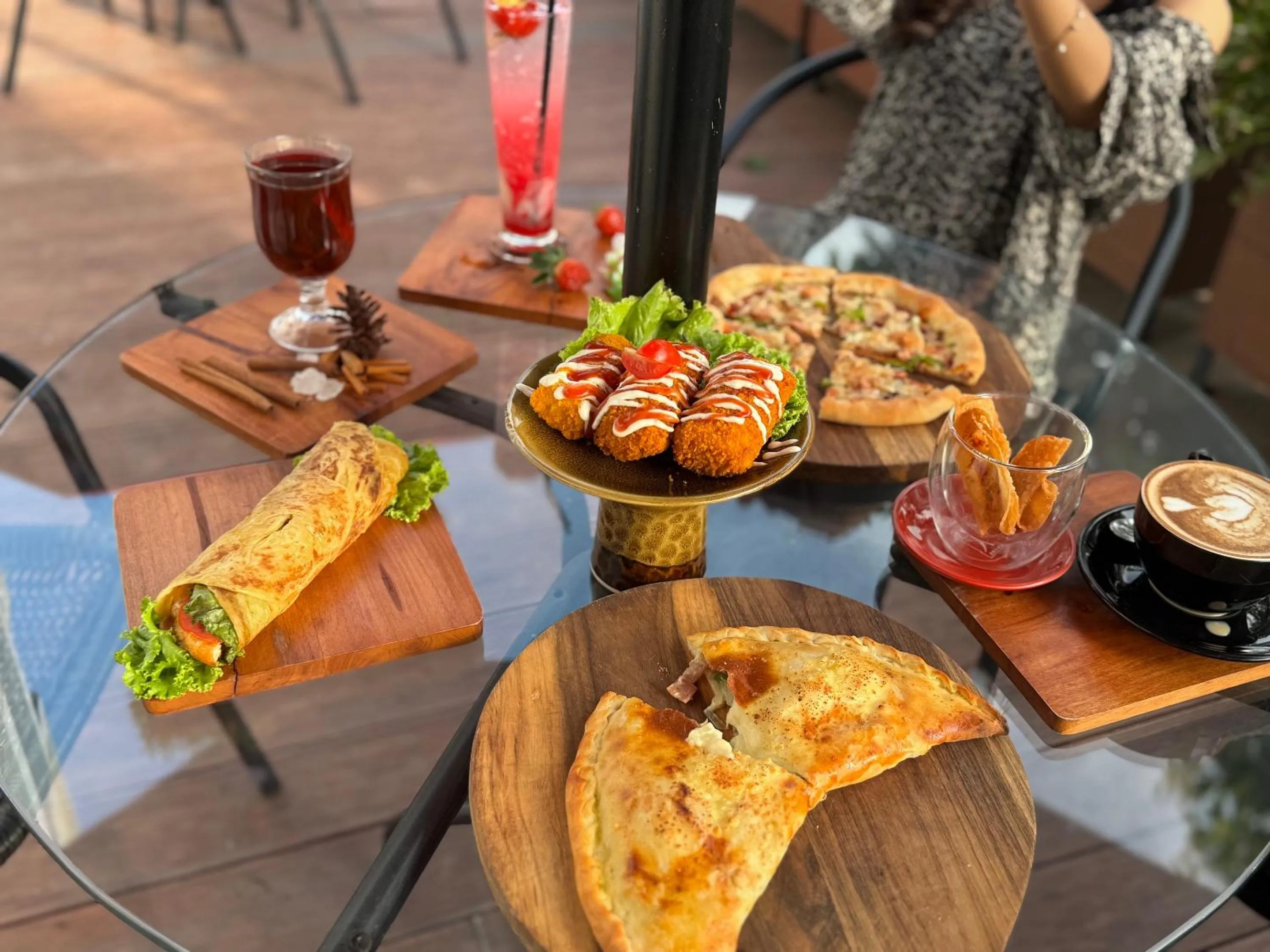 Food and drinks in BeSS Mansion Hotel Surabaya