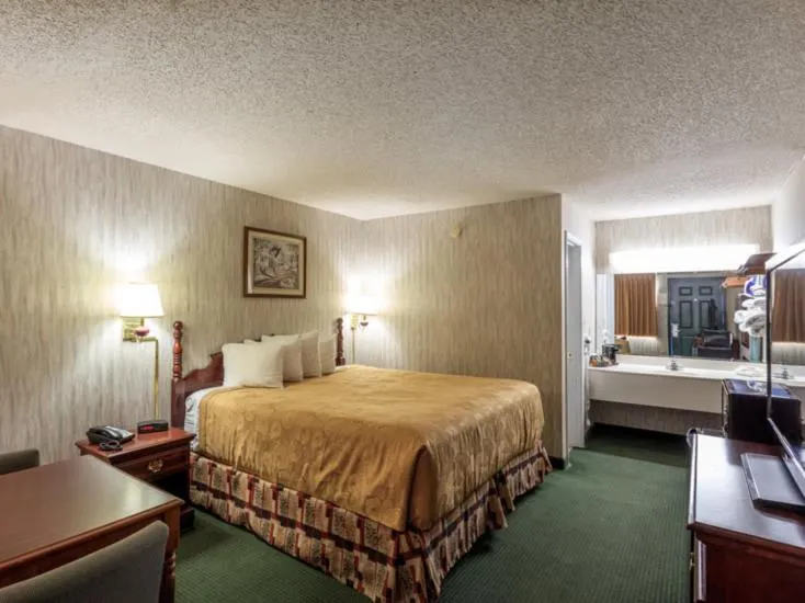 Photo of the whole room, Bed in Angel Inn Near IMAX, a Travelodge by Wyndham
