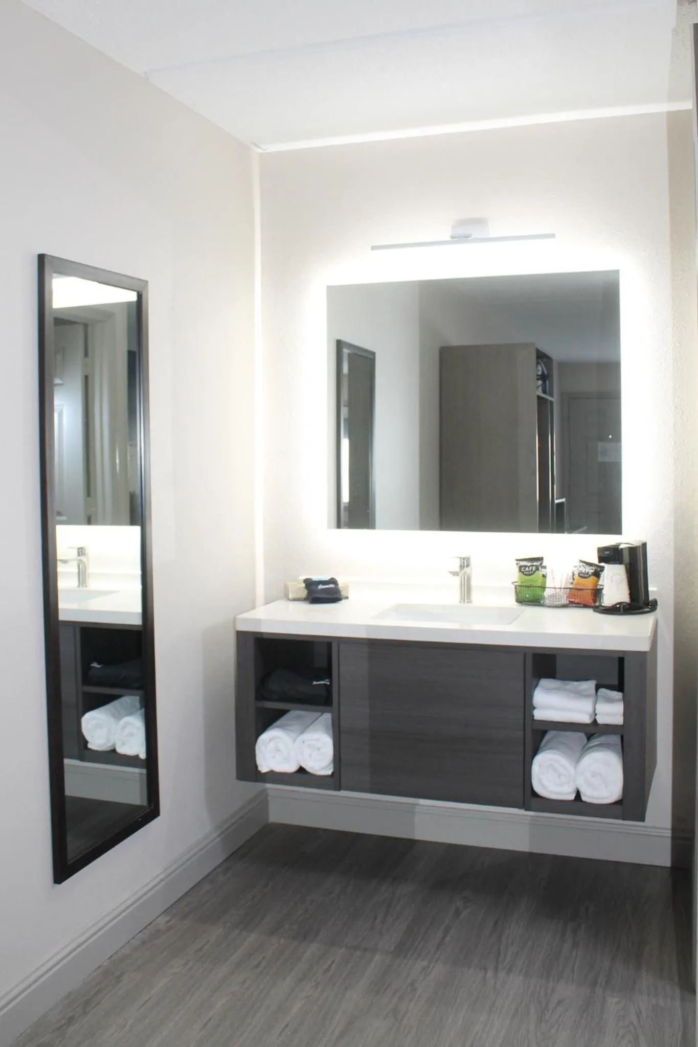 towels in Angel Inn Near IMAX, a Travelodge by Wyndham